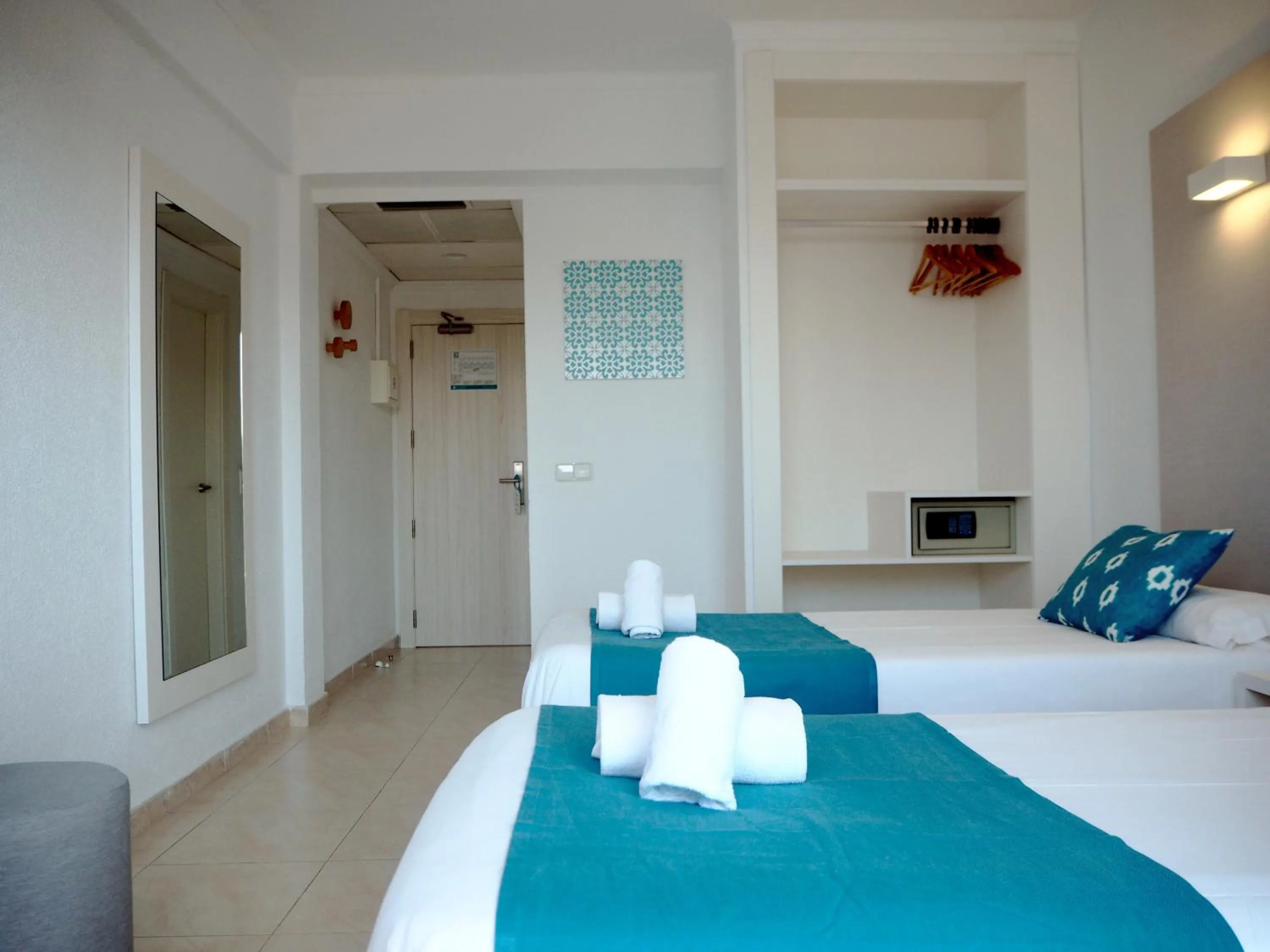 Photo of the whole room, Bed in BLUESEA Don Jaime