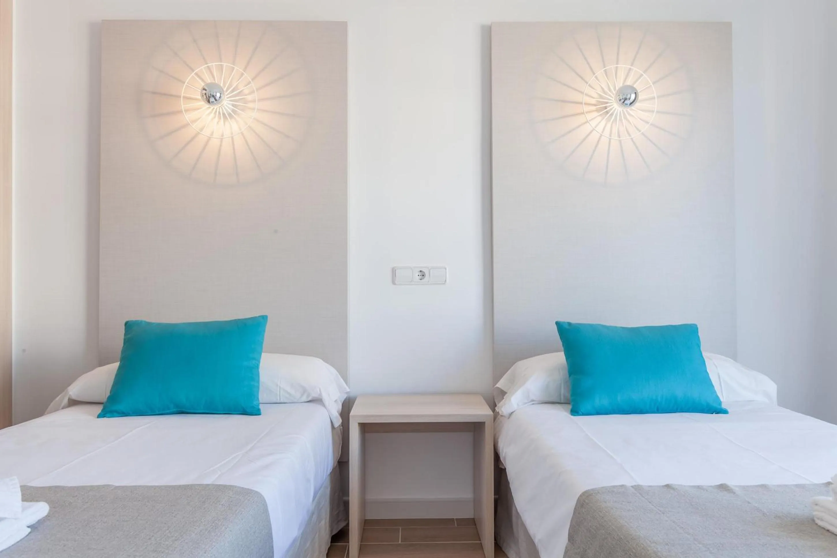 Photo of the whole room, Bed in BLUESEA Don Jaime