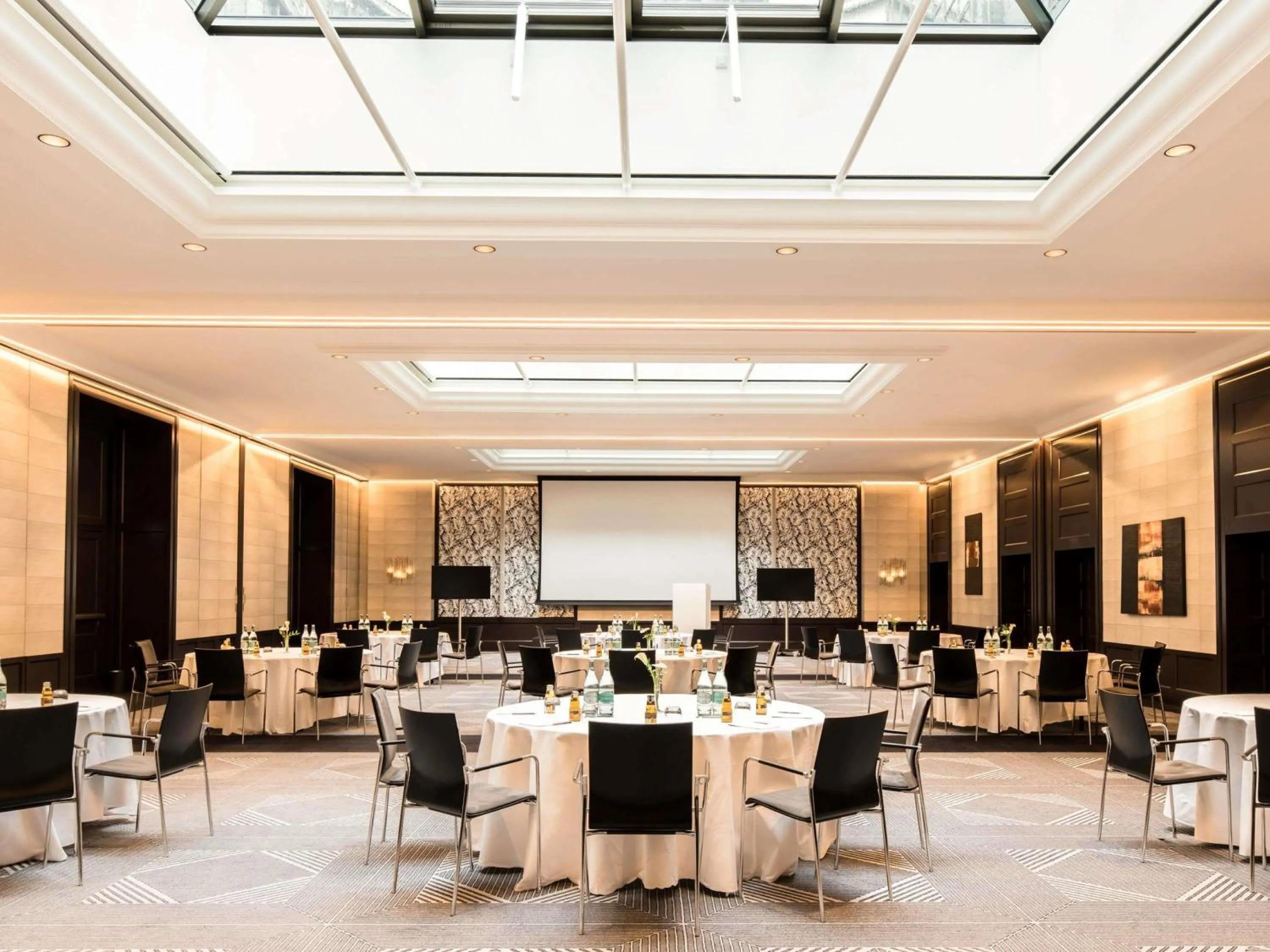 Meeting/conference room in Sofitel Frankfurt Opera