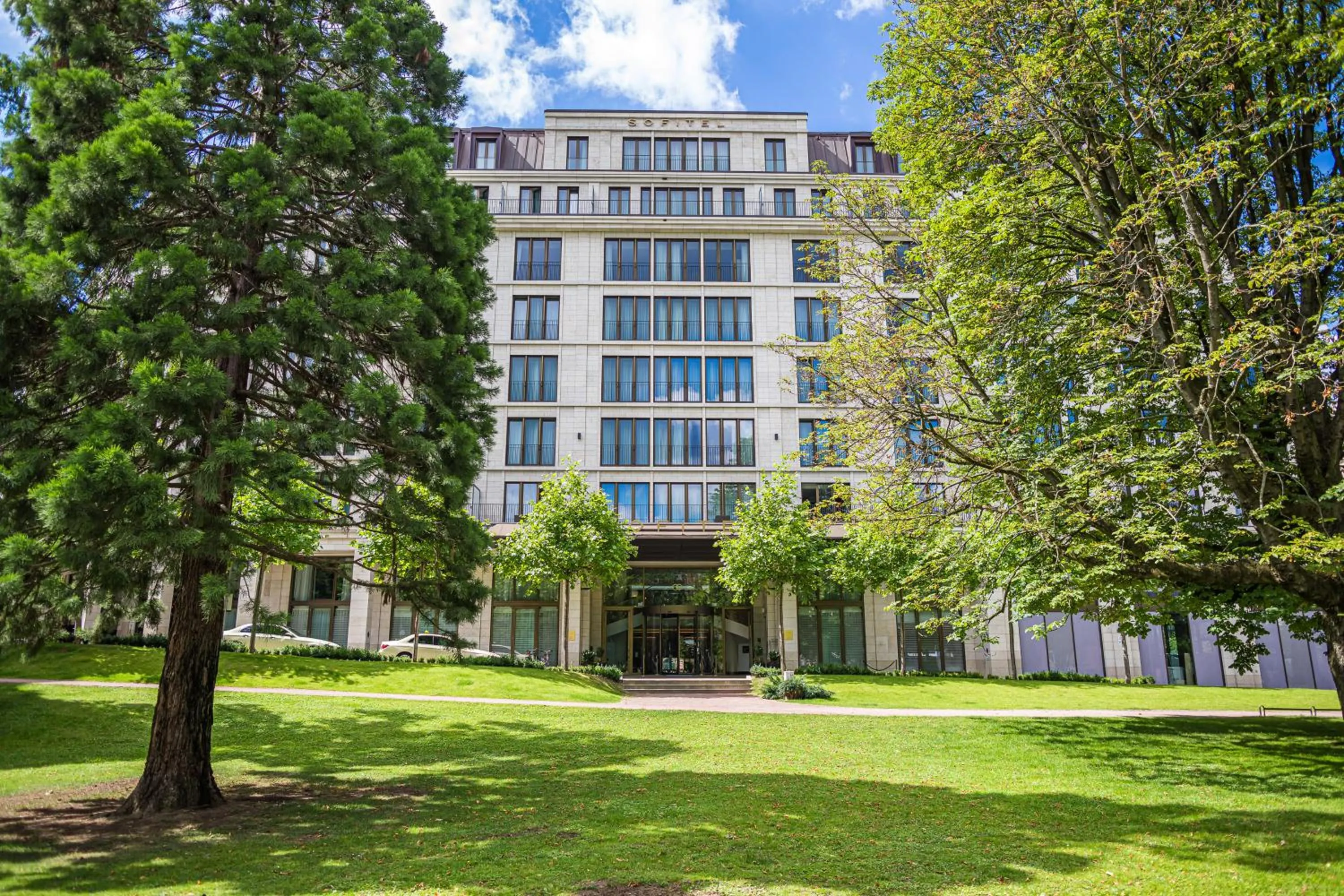 Facade/entrance in Sofitel Frankfurt Opera