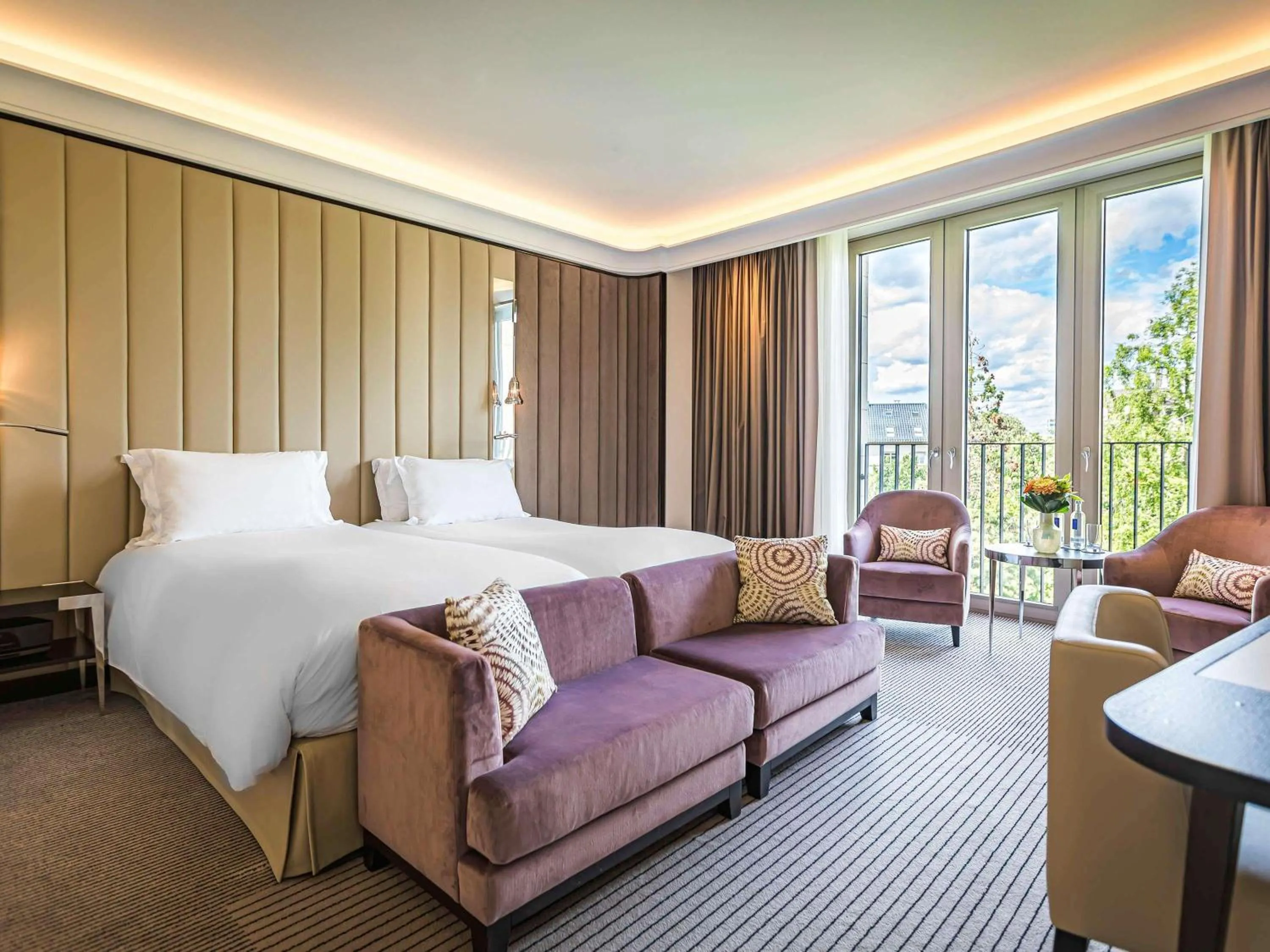 Bedroom, Bed in Sofitel Frankfurt Opera