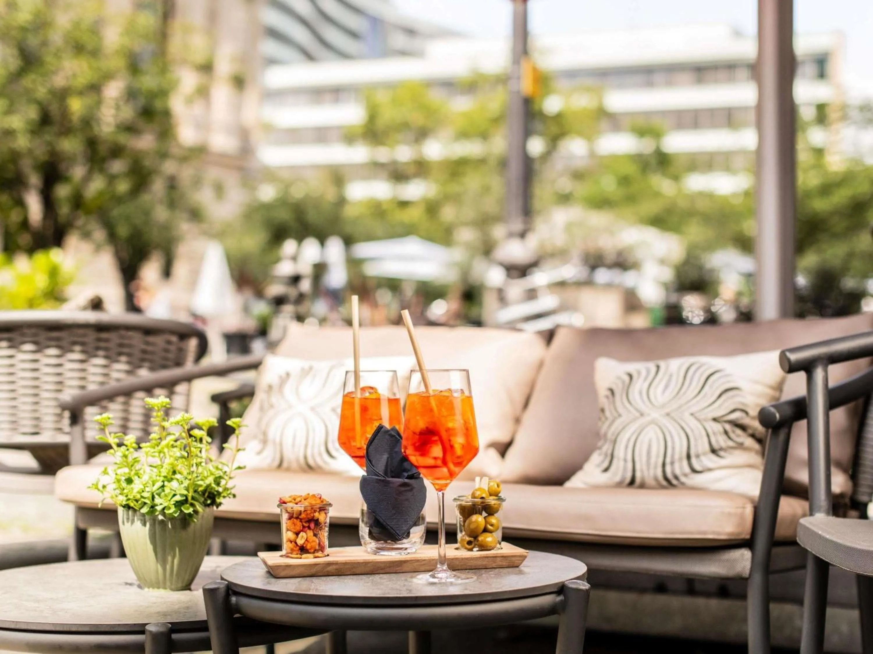 Restaurant/places to eat in Sofitel Frankfurt Opera