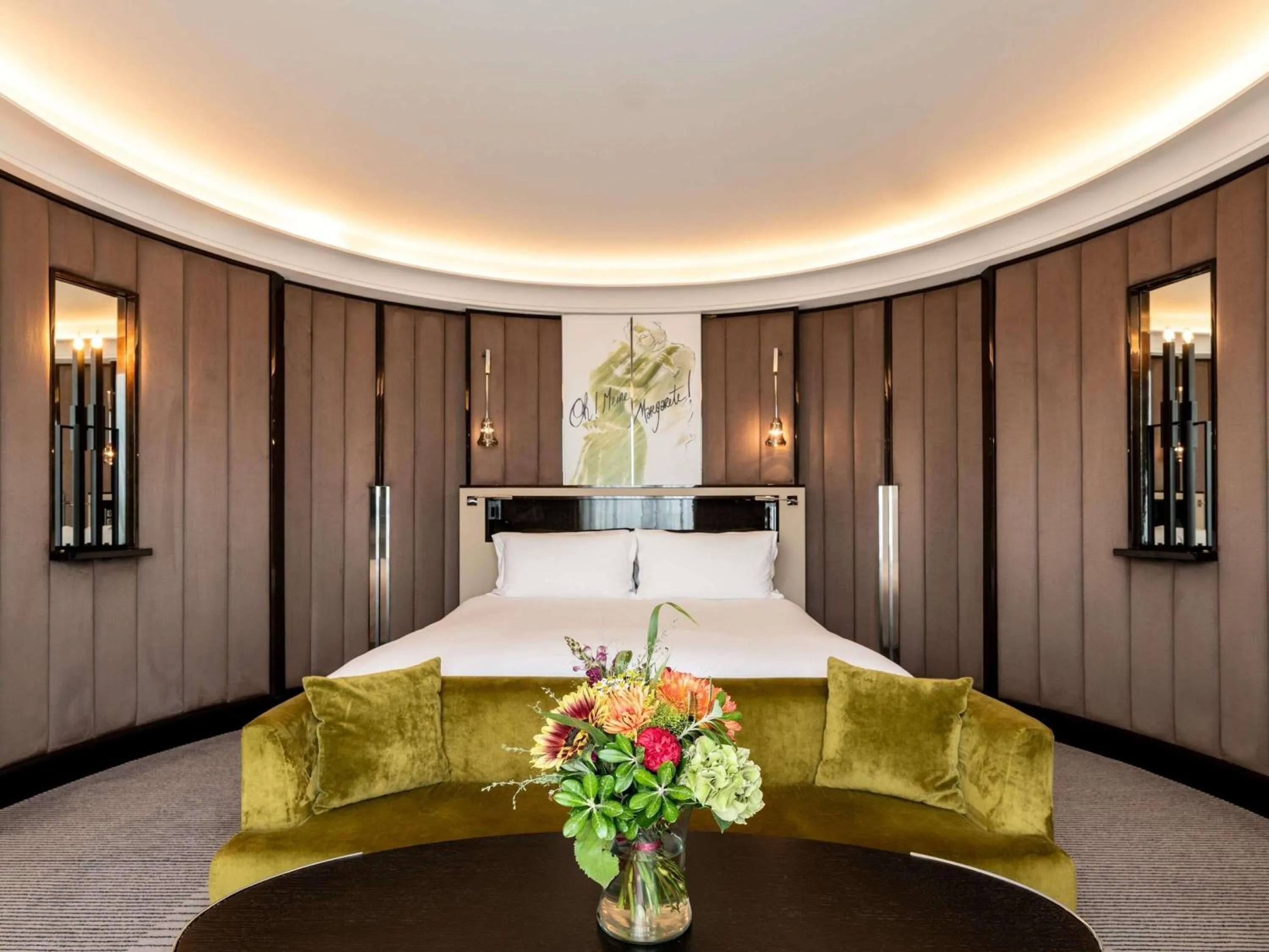 Bedroom, Bed in Sofitel Frankfurt Opera