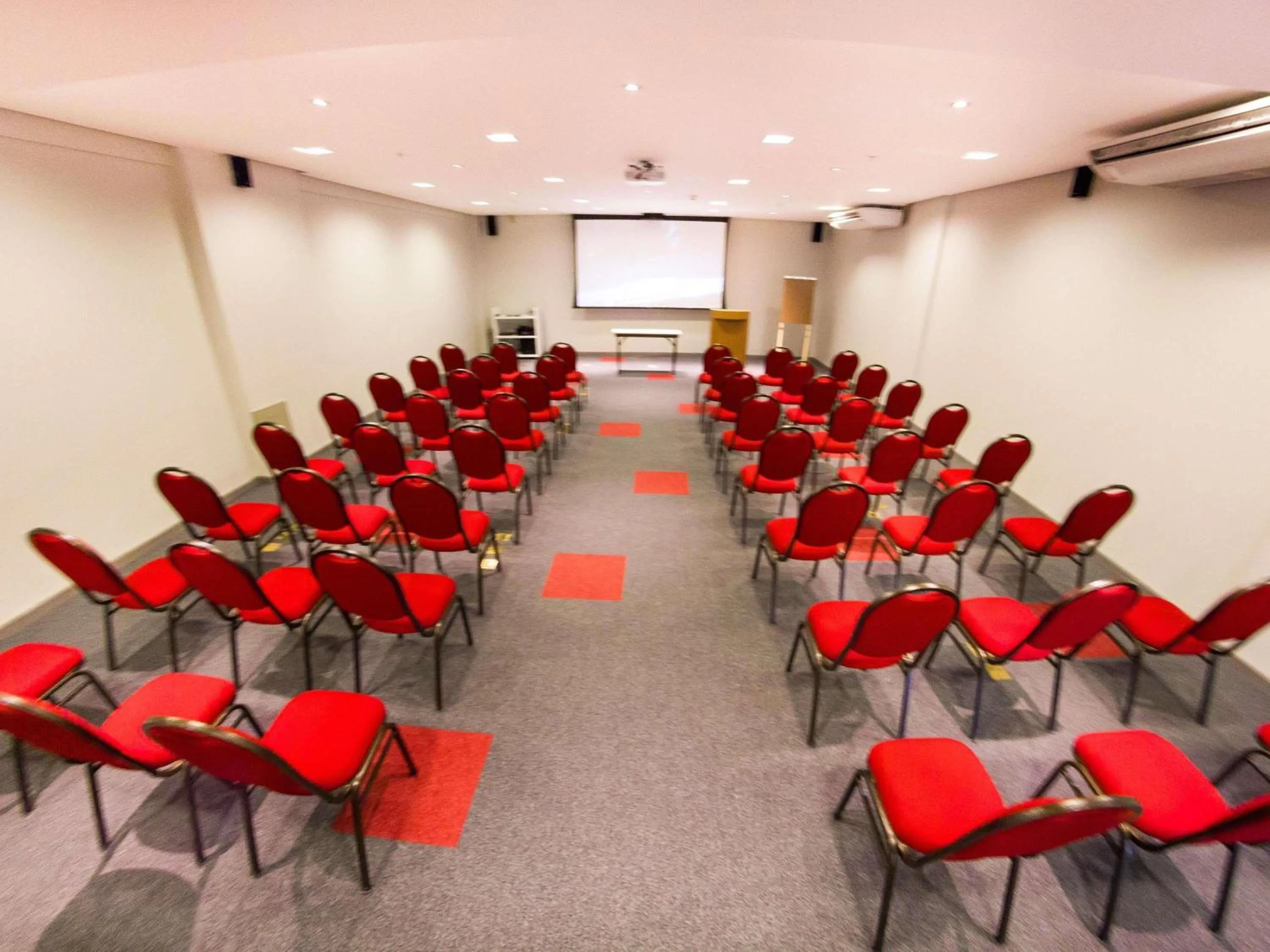 Meeting/conference room in ibis Imperatriz