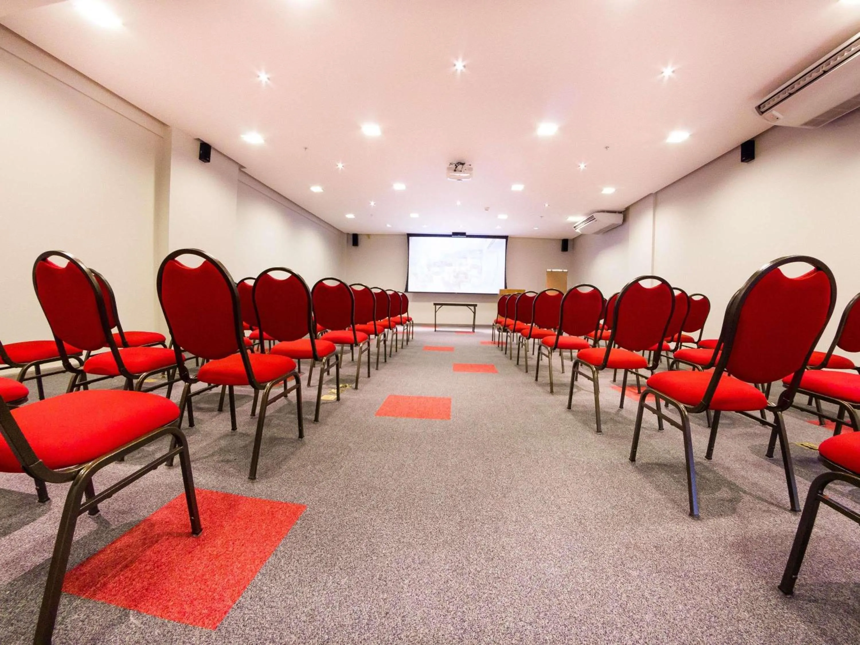 Meeting/conference room in ibis Imperatriz