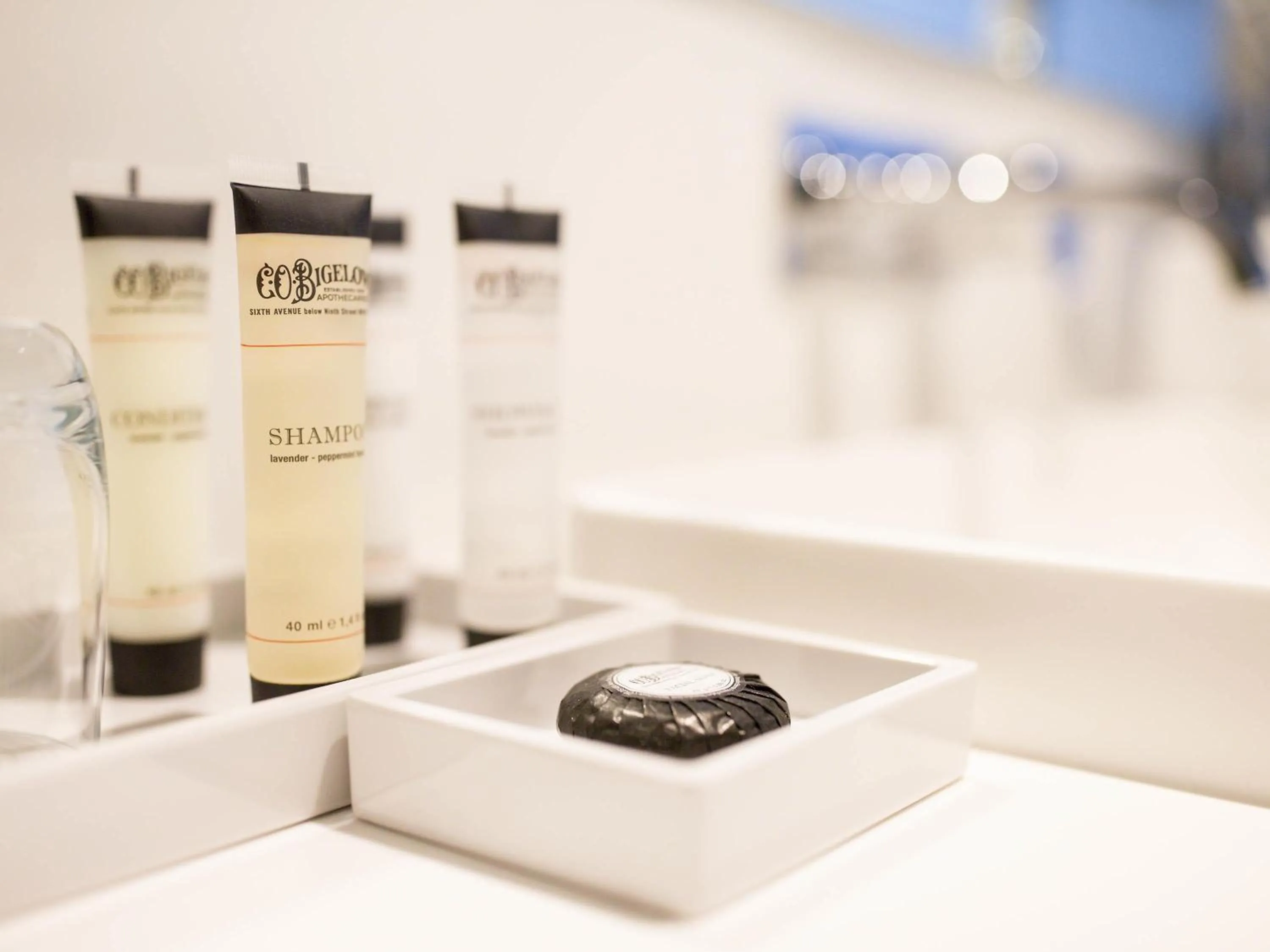 Bedroom in Pullman Sydney Airport