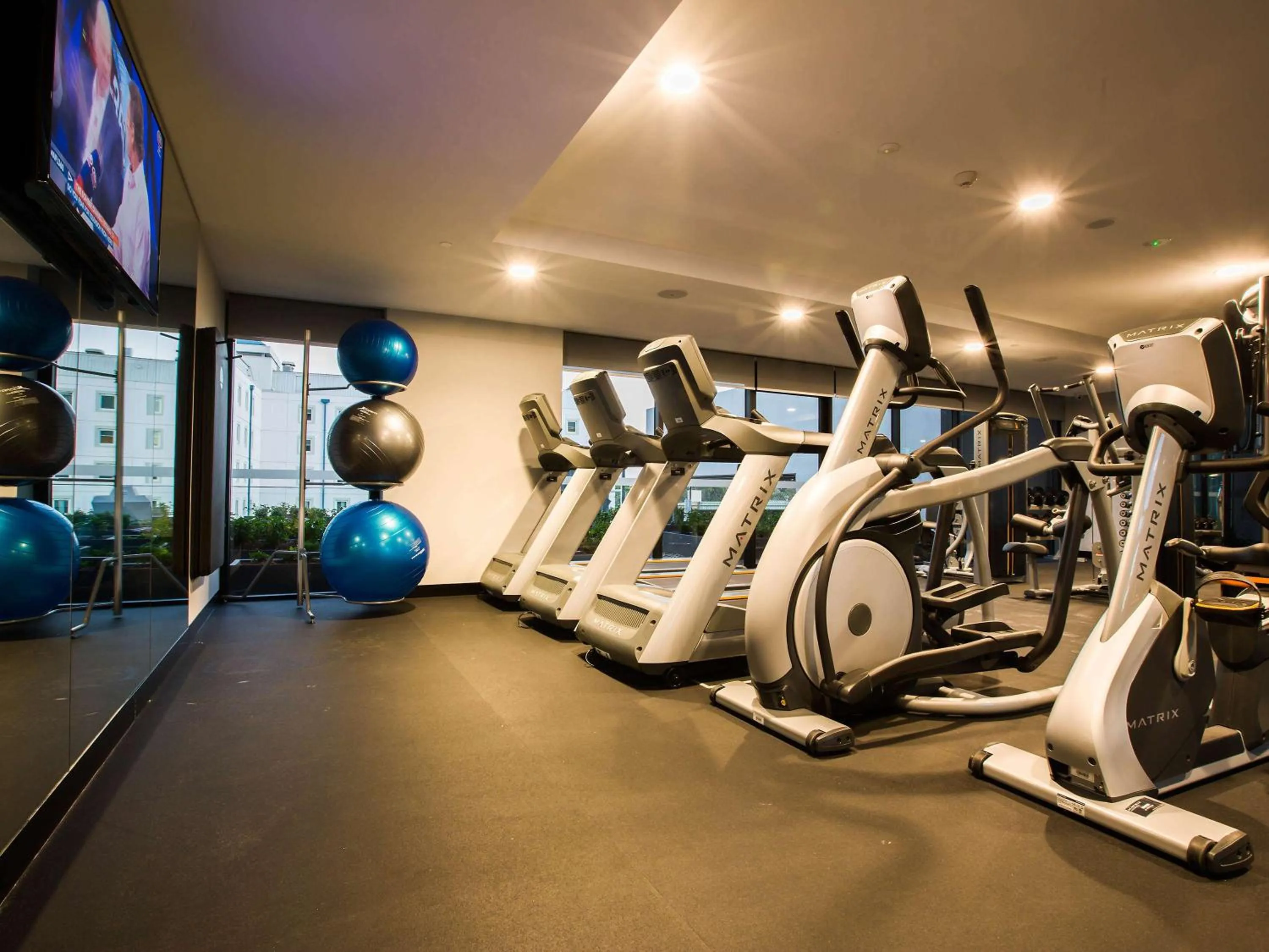 Fitness centre/facilities in Pullman Sydney Airport