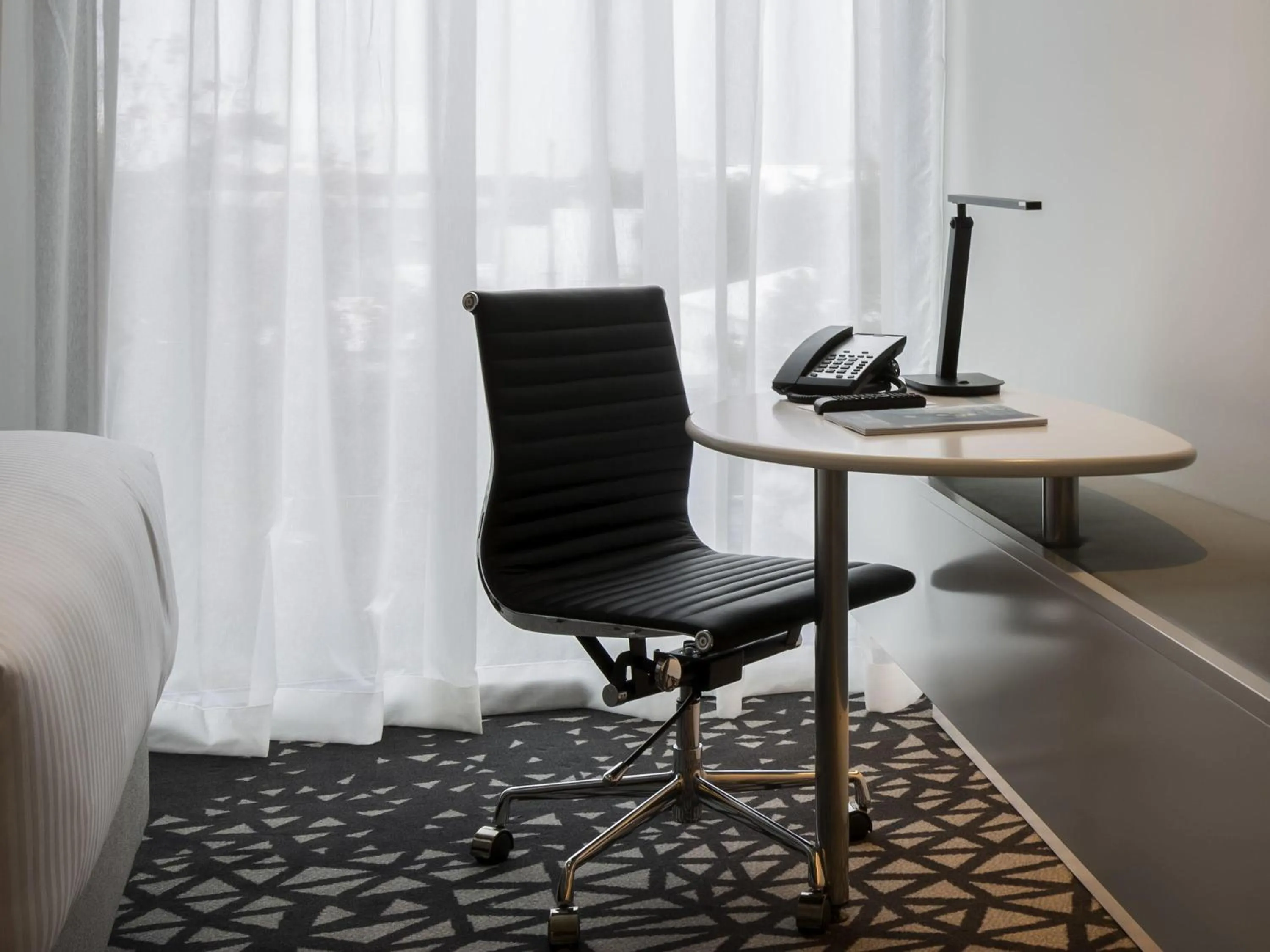 Bedroom in Pullman Sydney Airport