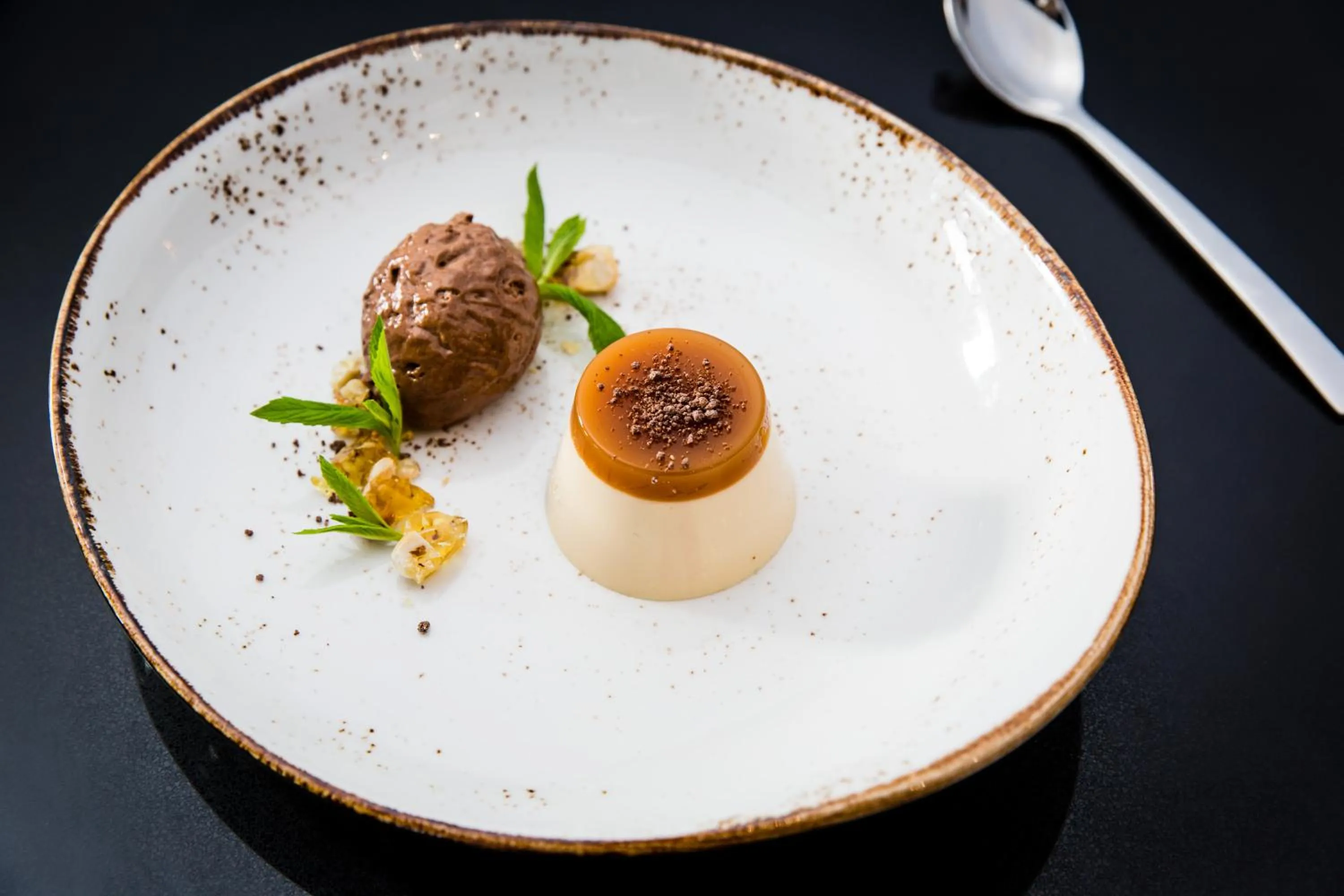 Restaurant/places to eat in Pullman Sydney Airport