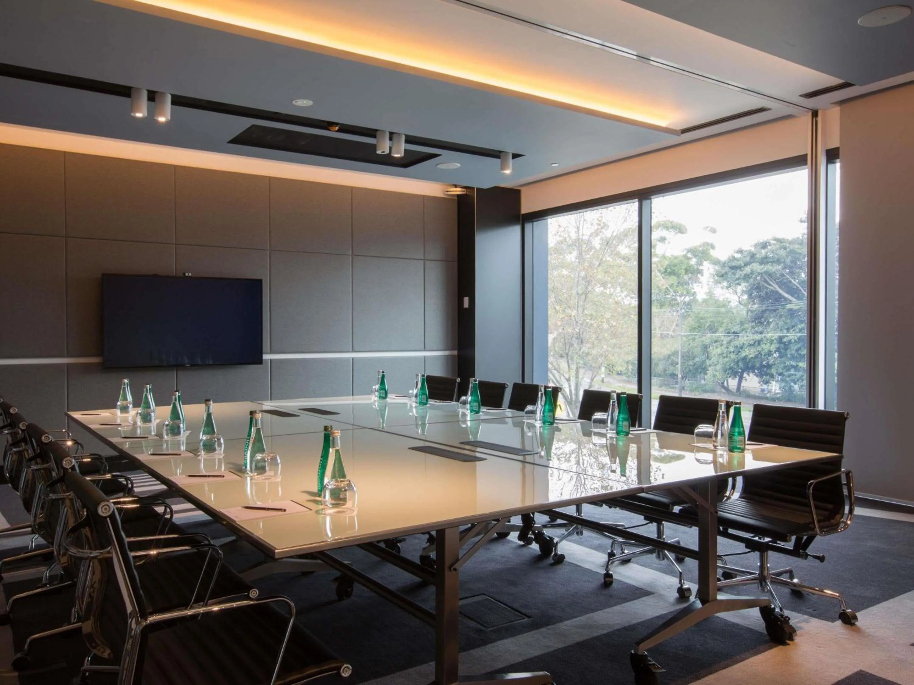 Meeting/conference room in Pullman Sydney Airport