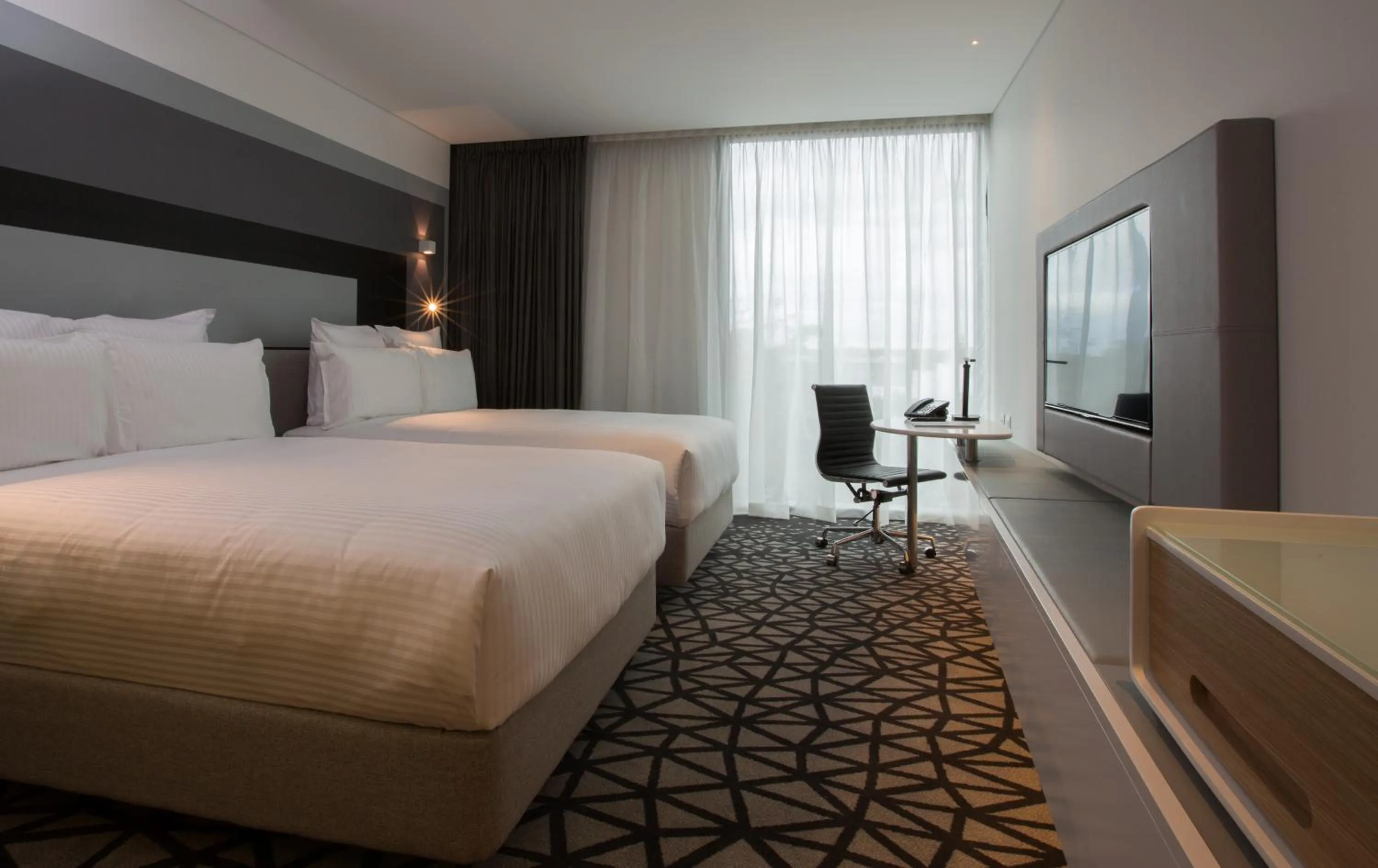 TV and multimedia, Bed in Pullman Sydney Airport