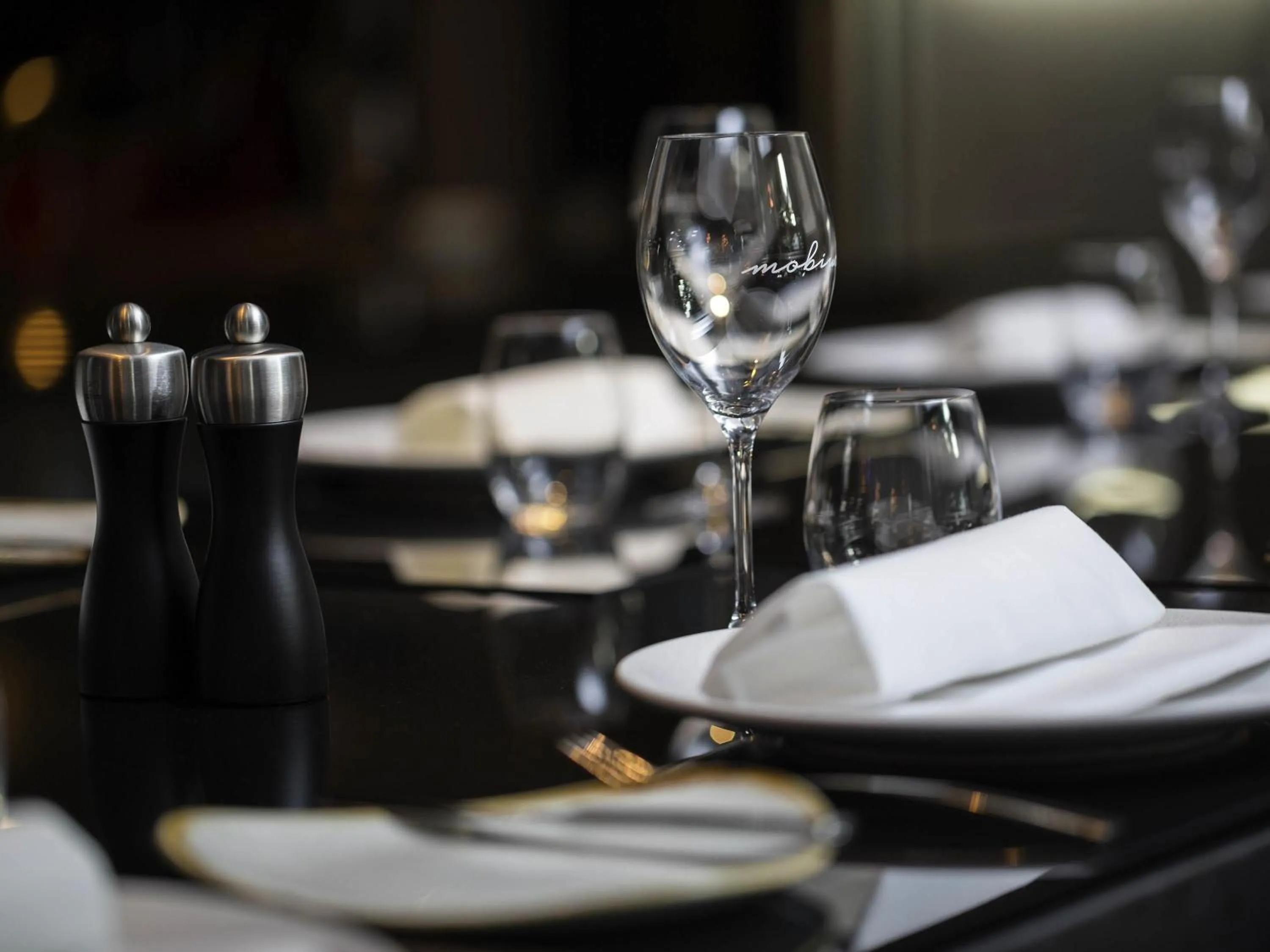 Restaurant/places to eat in Pullman Sydney Airport