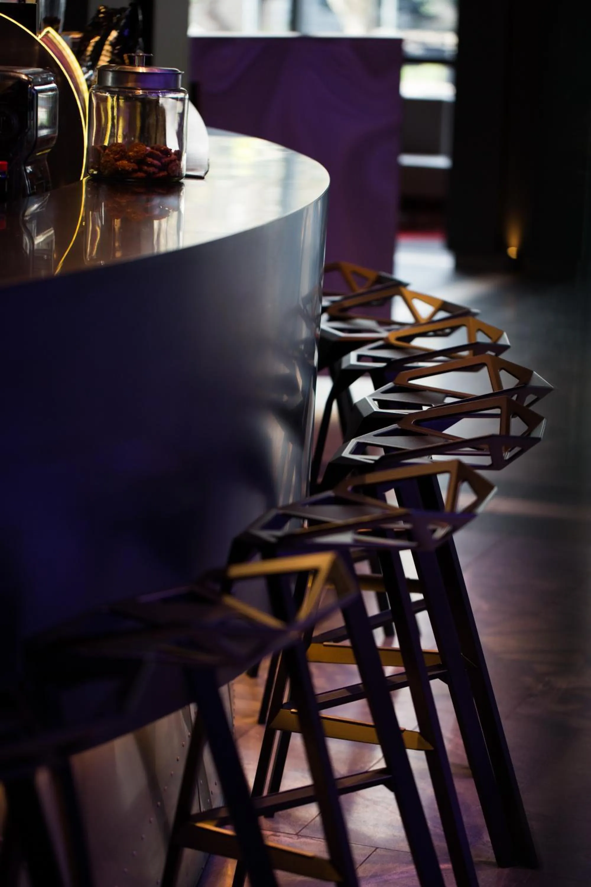 Lounge or bar in Pullman Sydney Airport