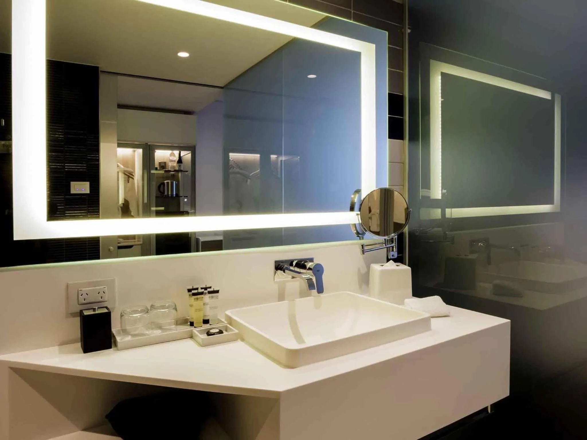 Bedroom in Pullman Sydney Airport