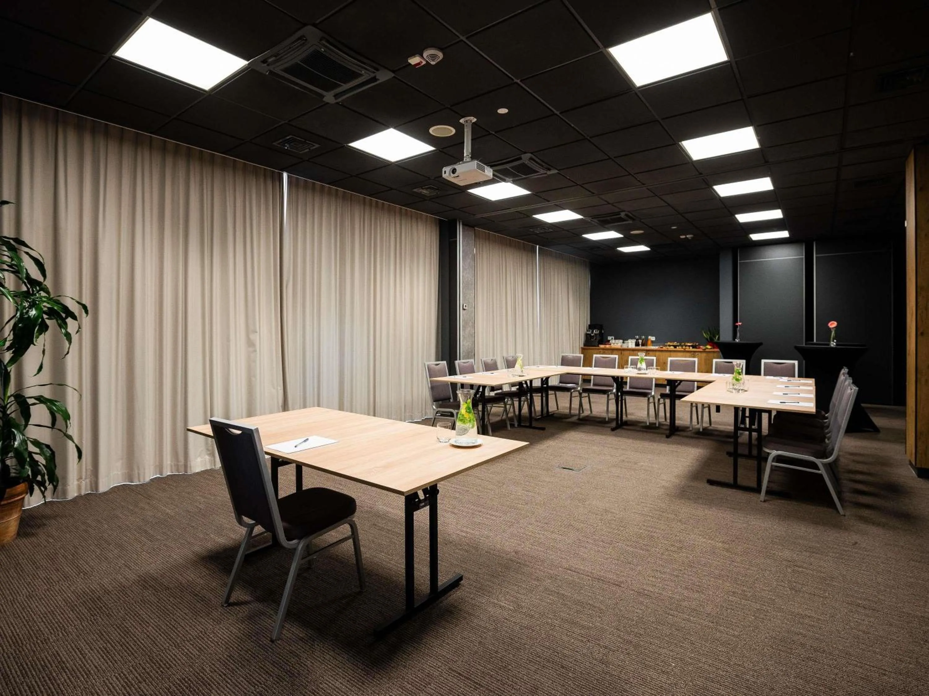 Meeting/conference room in Ibis Poznan Polnoc