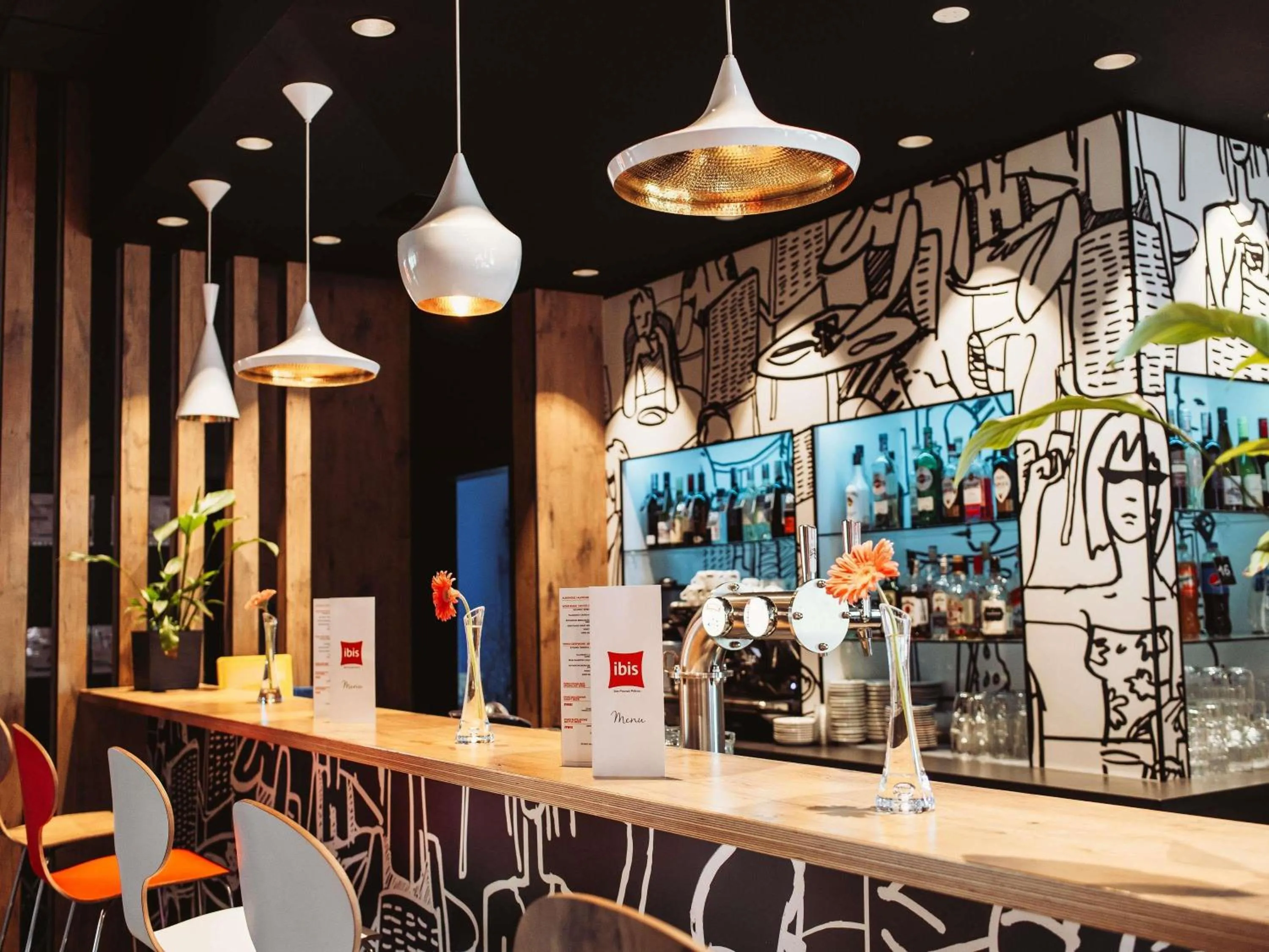 Lounge or bar in Ibis Poznan Polnoc