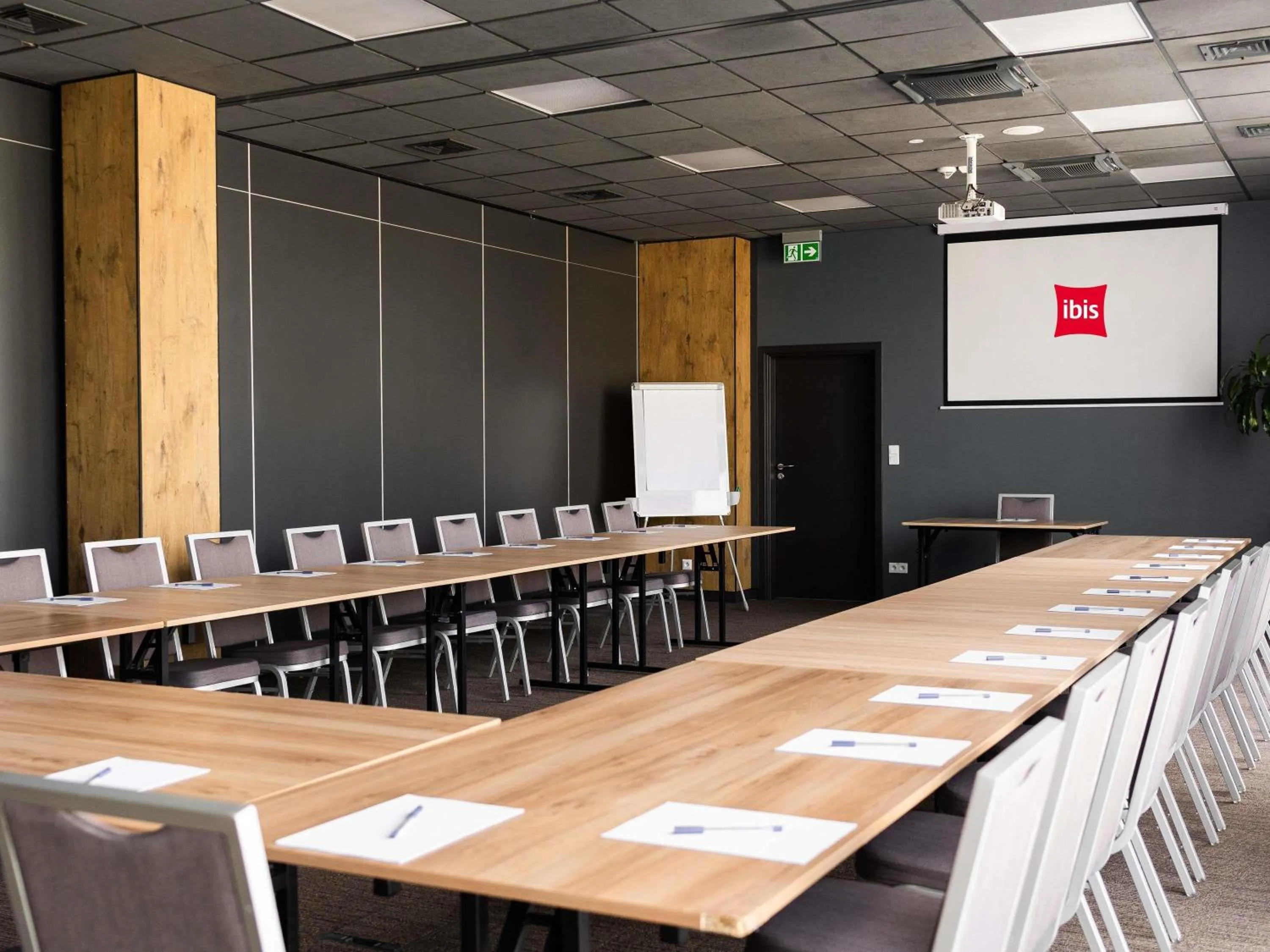 Meeting/conference room in Ibis Poznan Polnoc