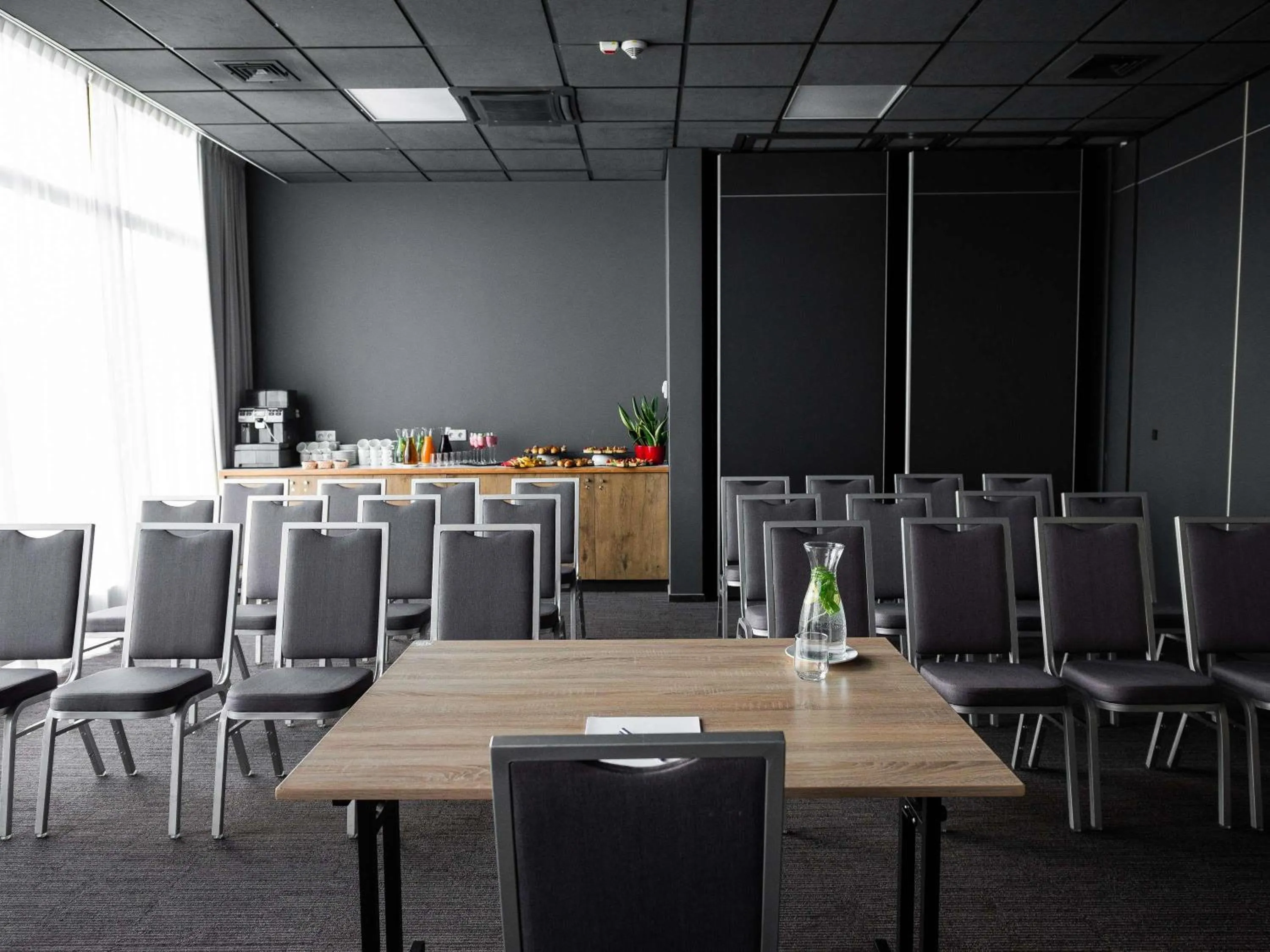 Meeting/conference room in Ibis Poznan Polnoc