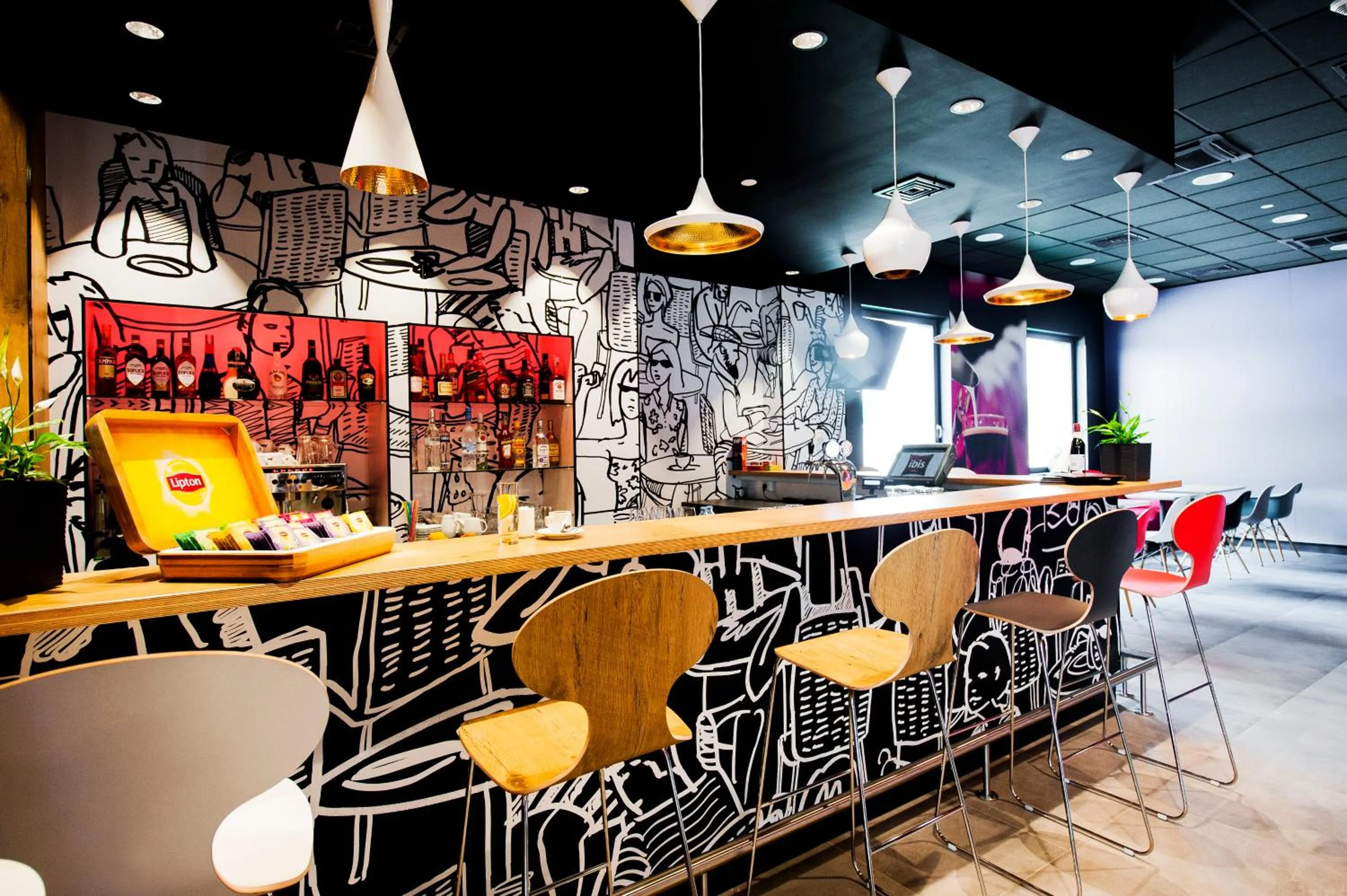 Lounge or bar in Ibis Poznan Polnoc