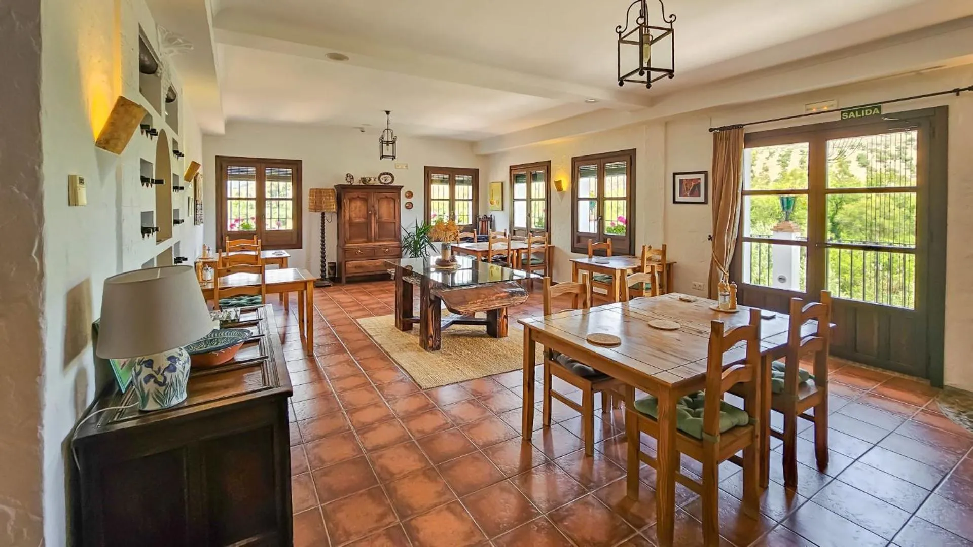 Restaurant/places to eat in Casa Olea