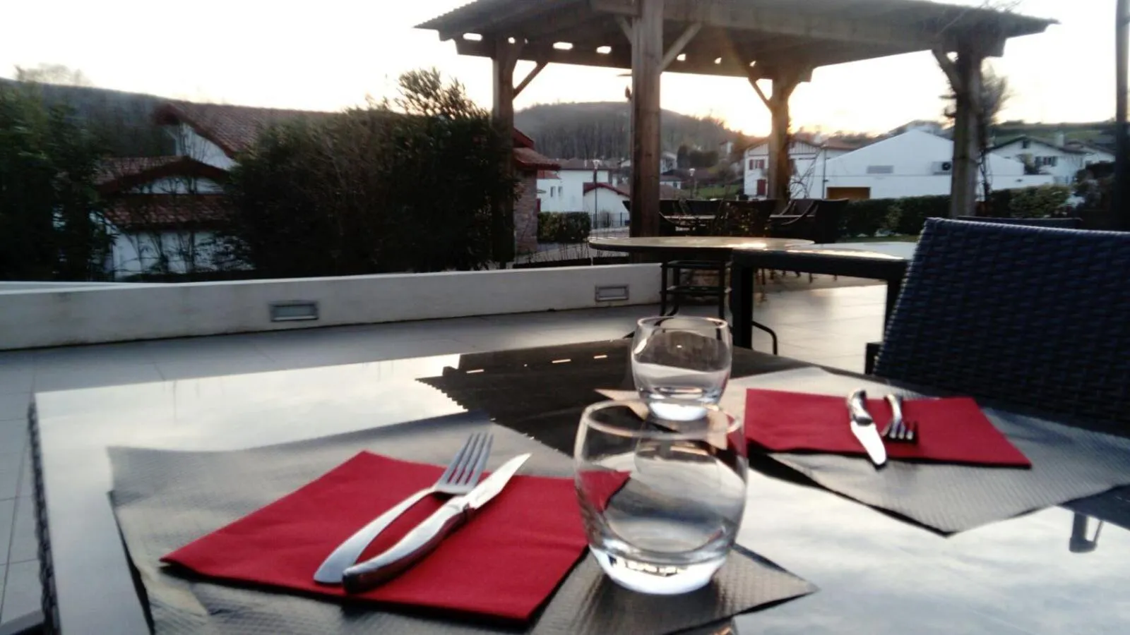 Meals in Hôtel Résidence Bergara