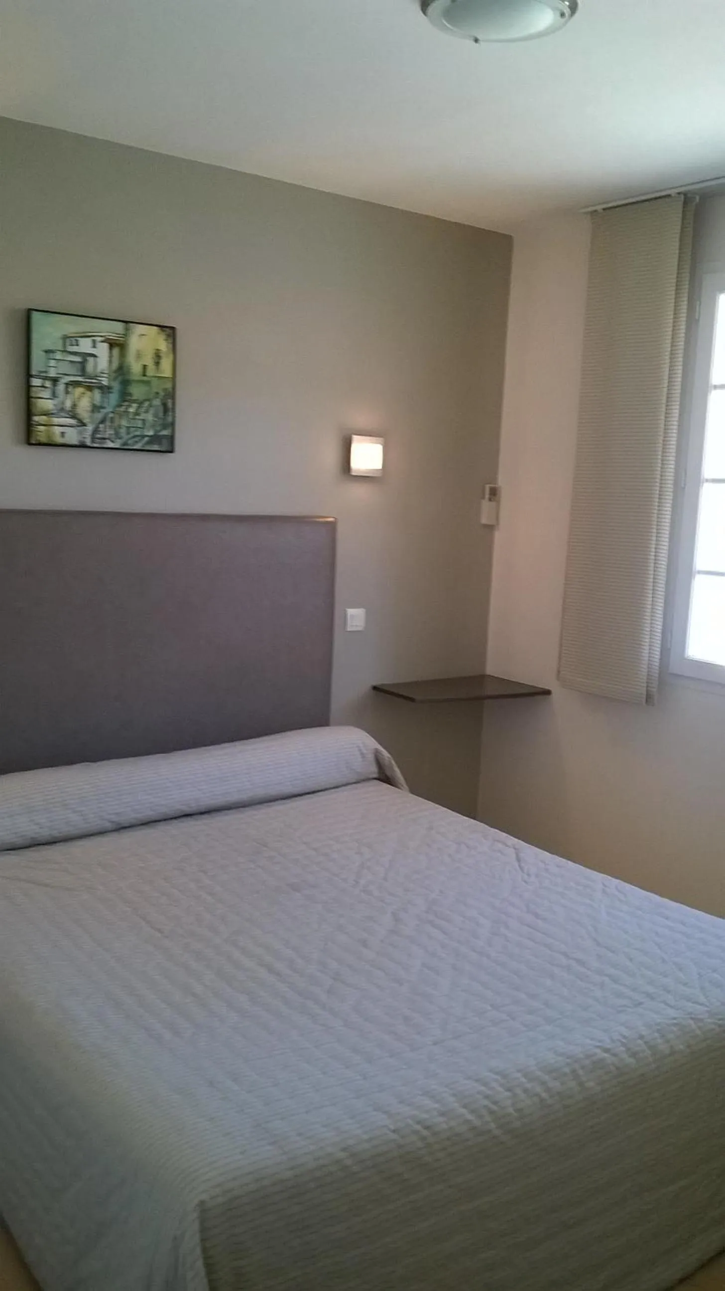 Bed in Hôtel Résidence Bergara