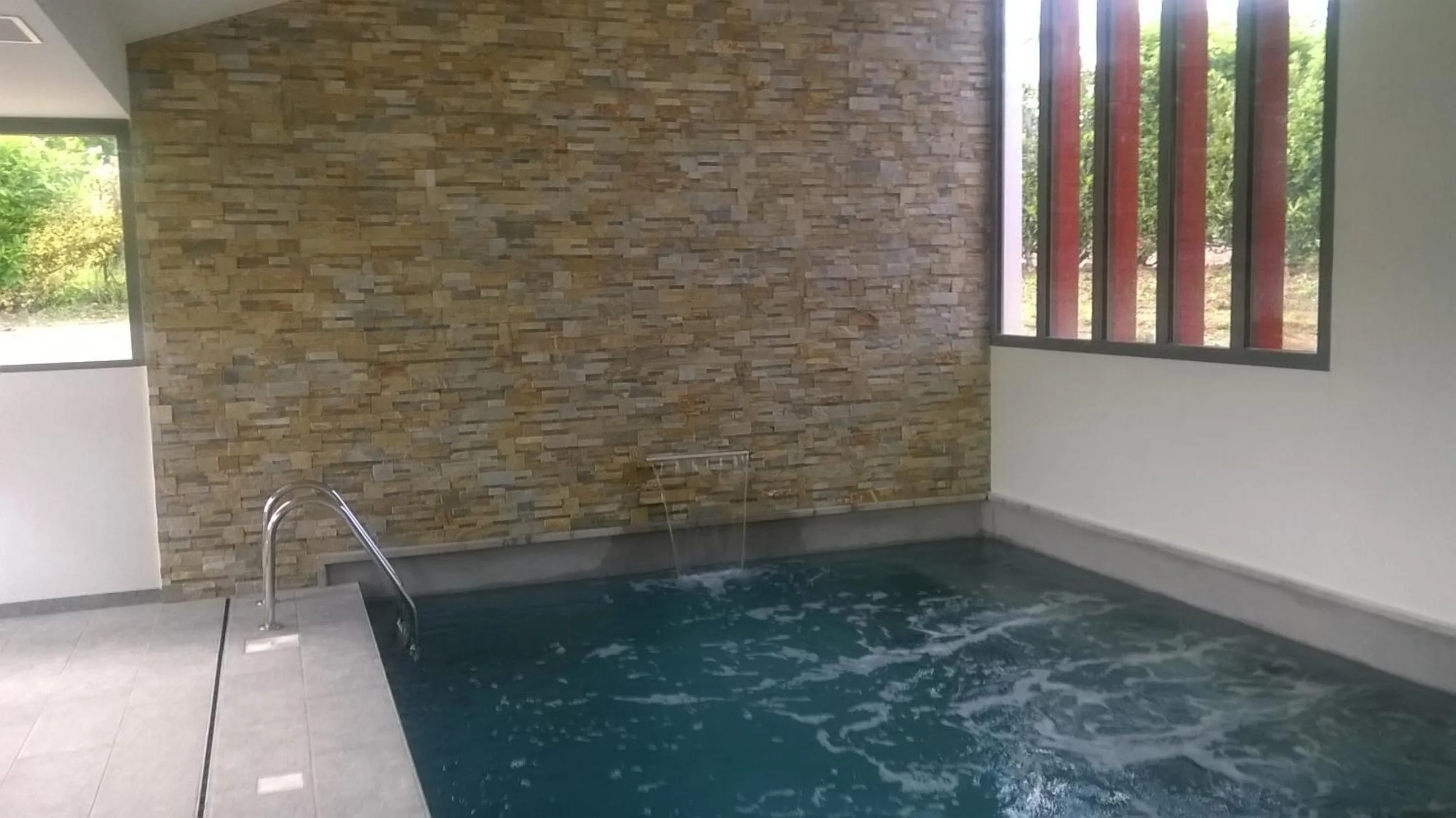 Swimming pool in Hôtel Résidence Bergara