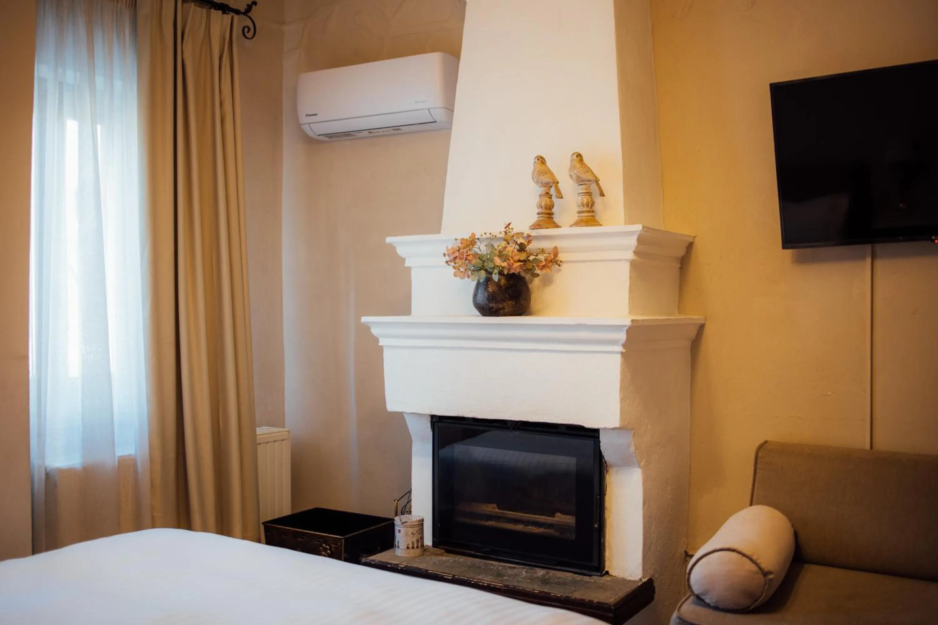 Bed in Archontiko Naoumidi