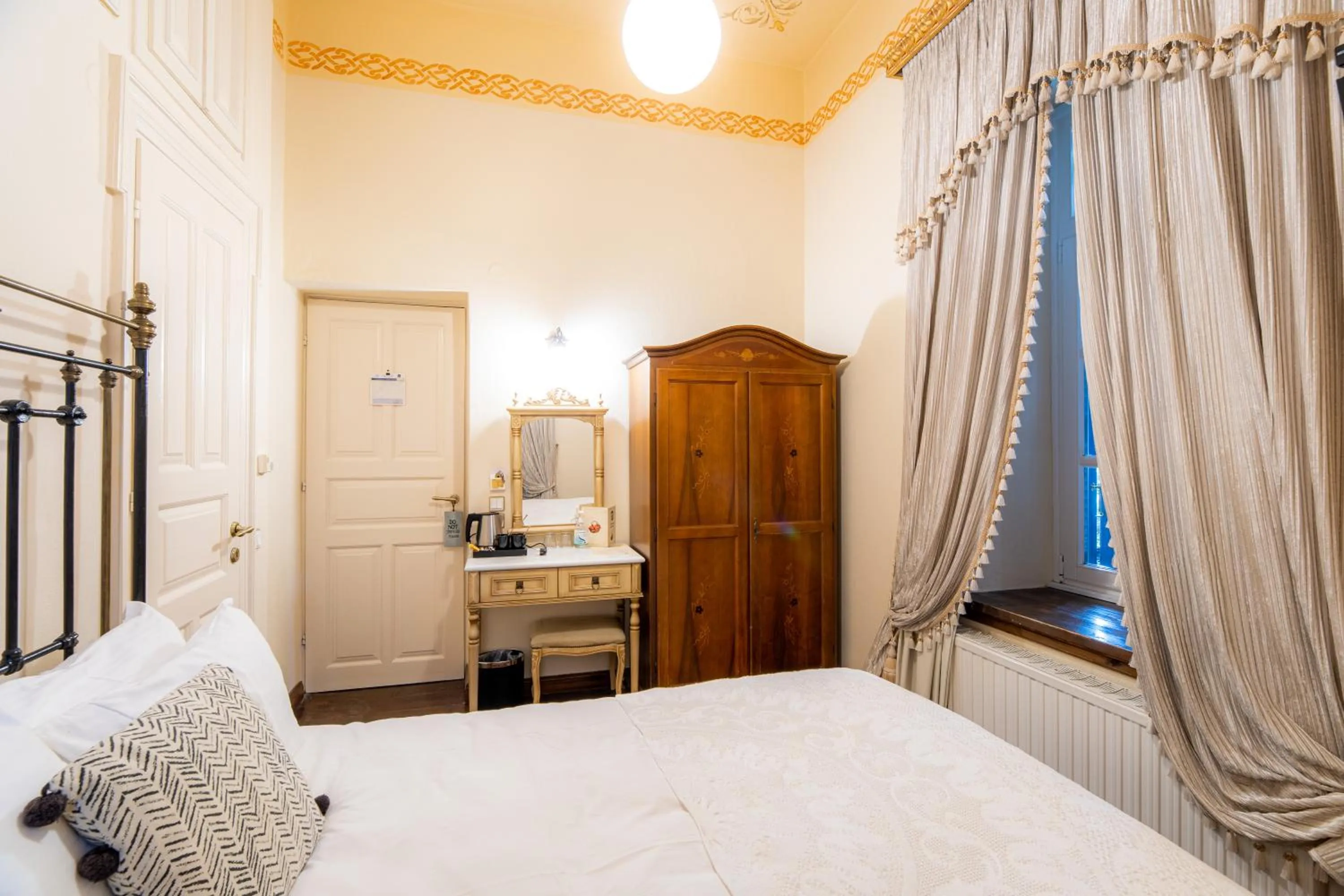 Bed in Archontiko Naoumidi