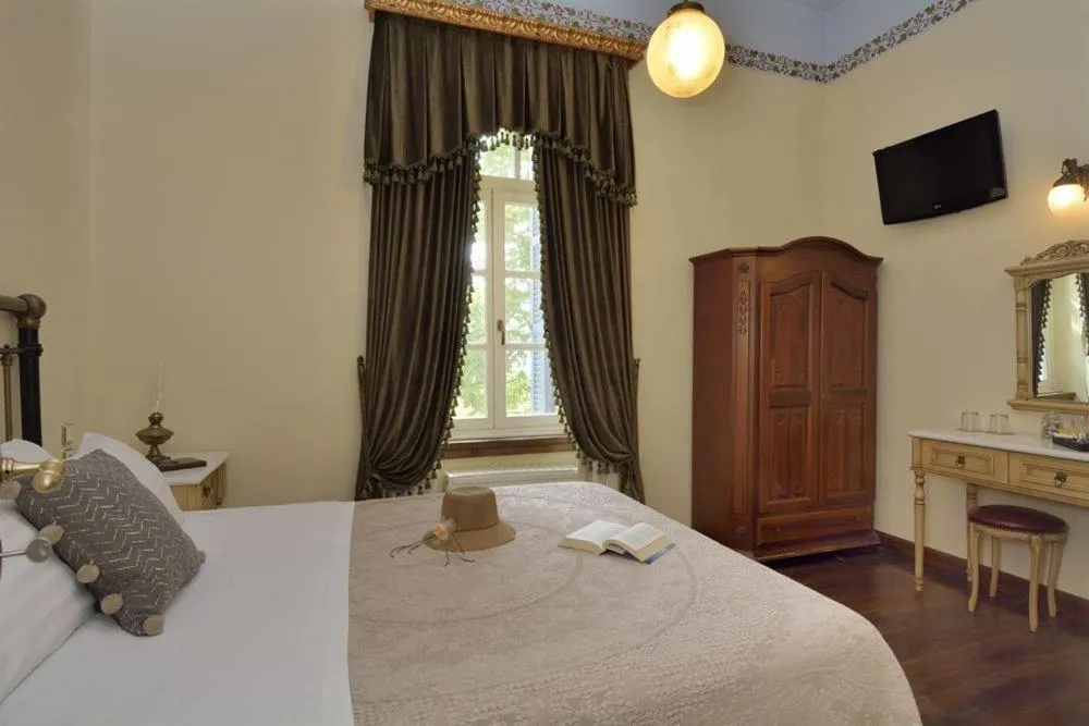 Bed in Archontiko Naoumidi