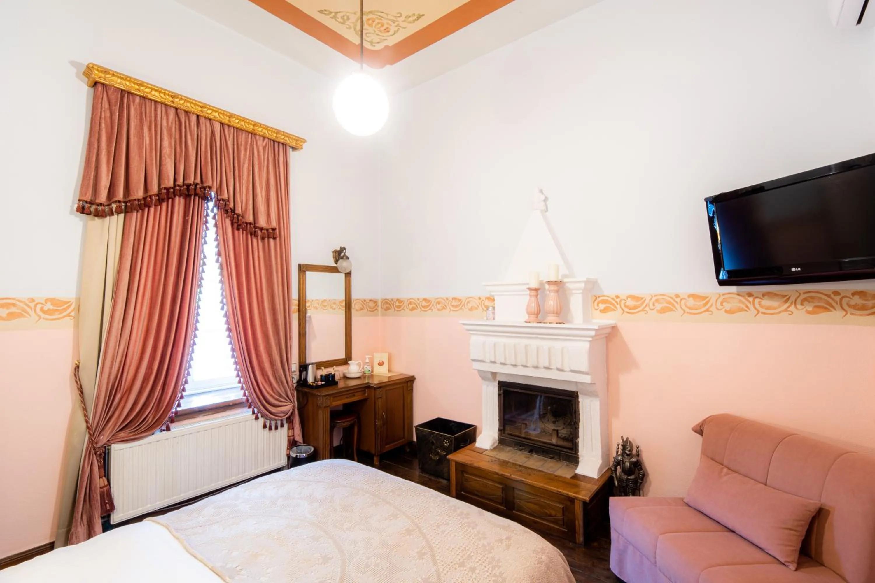 Bed in Archontiko Naoumidi