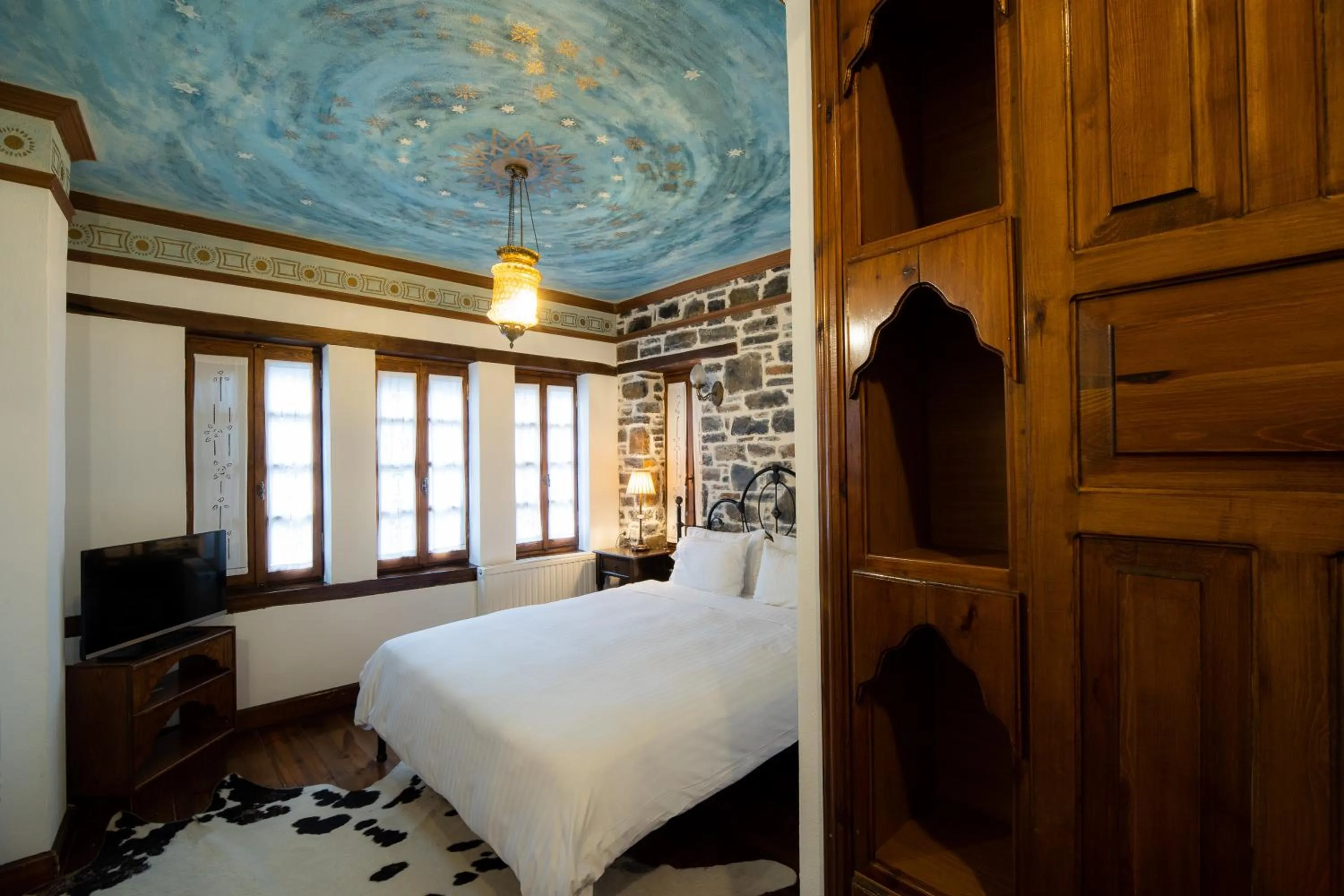 Bed in Archontiko Naoumidi