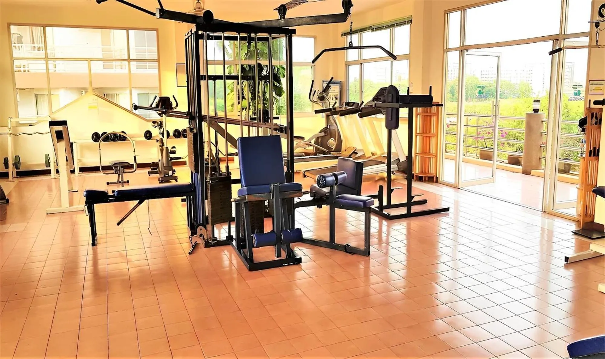 Fitness centre/facilities in Sea View Beachfront Condos Pattaya Jomtien Beach