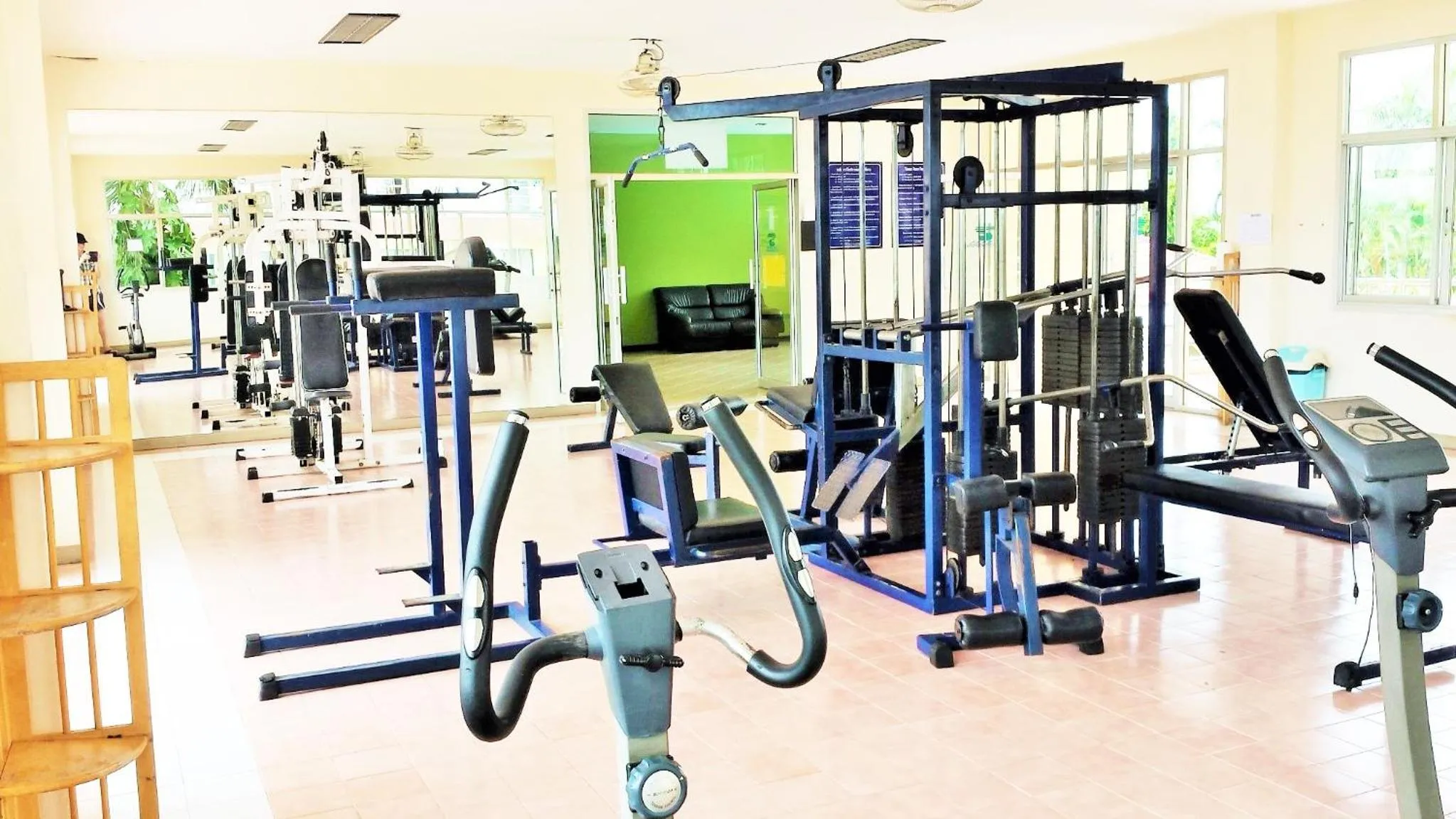 Fitness centre/facilities in Sea View Beachfront Condos Pattaya Jomtien Beach