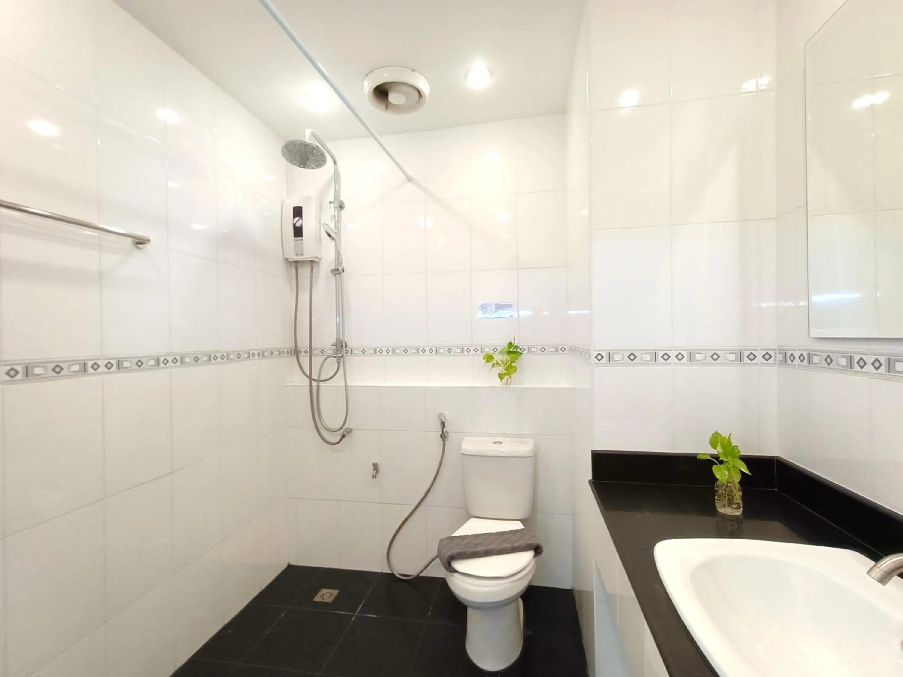 Bathroom in Sea View Beachfront Condos Pattaya Jomtien Beach