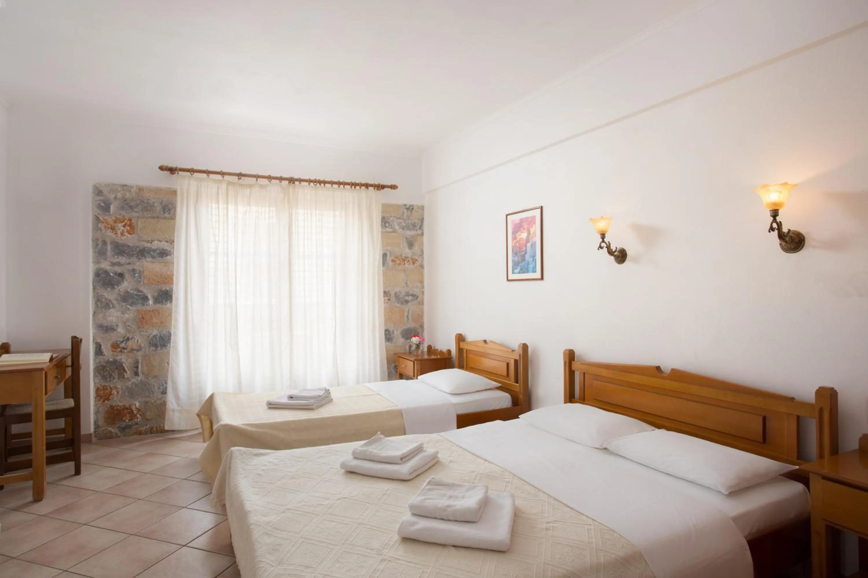 Triple Room with Partial Sea View in Petrino Guesthouse