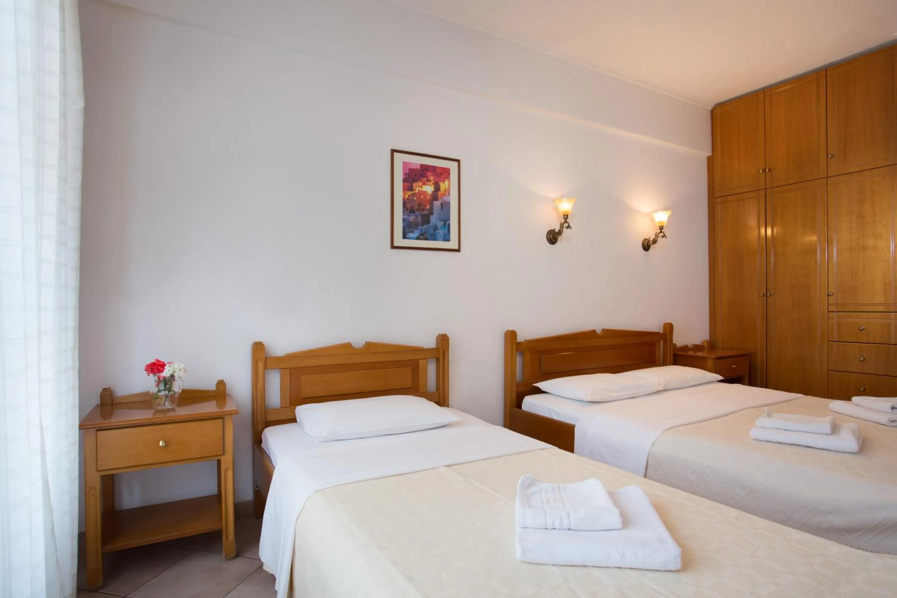 Budget Double or Twin Room with Partial Sea View in Petrino Guesthouse