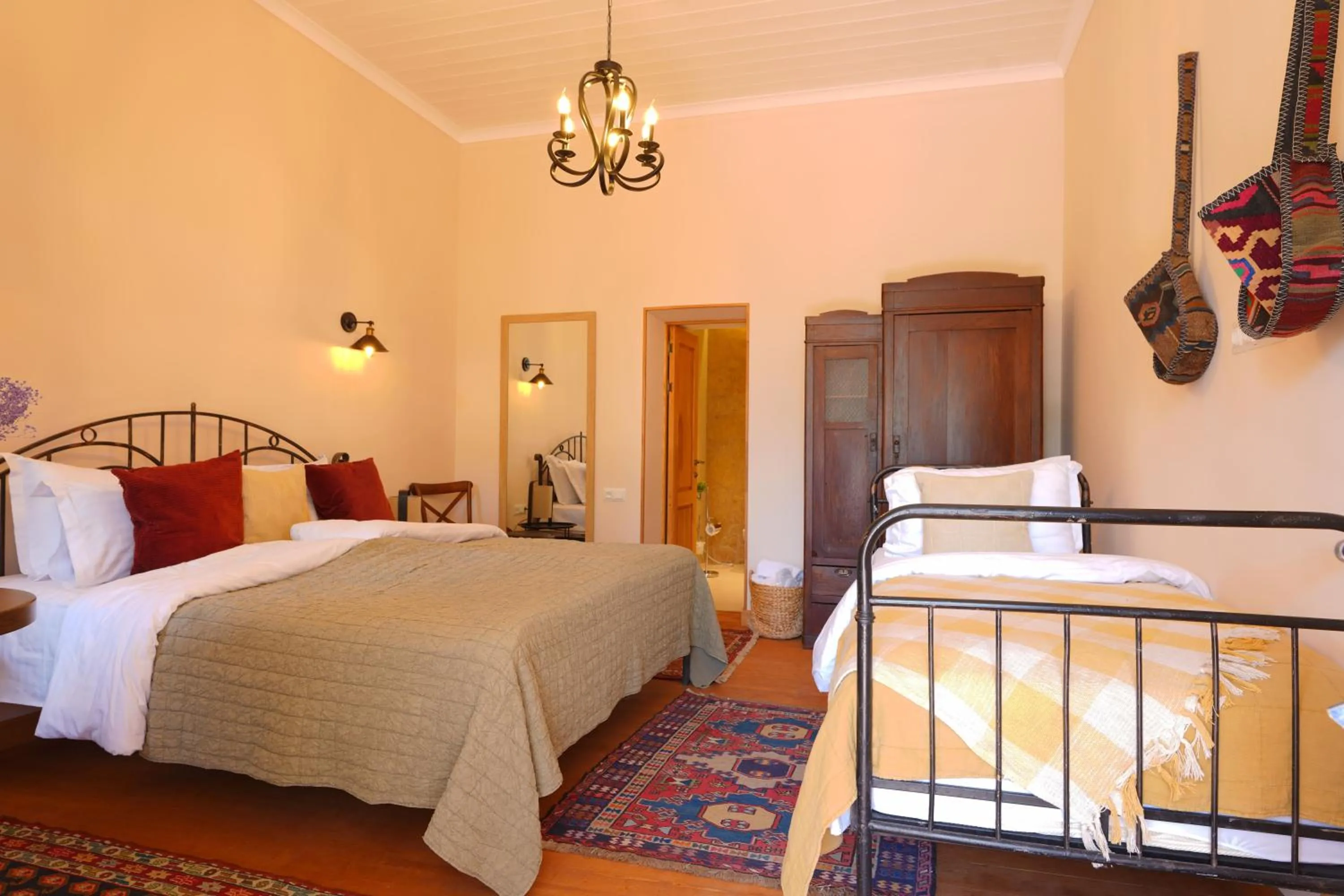 Toon Armeni Guest House
