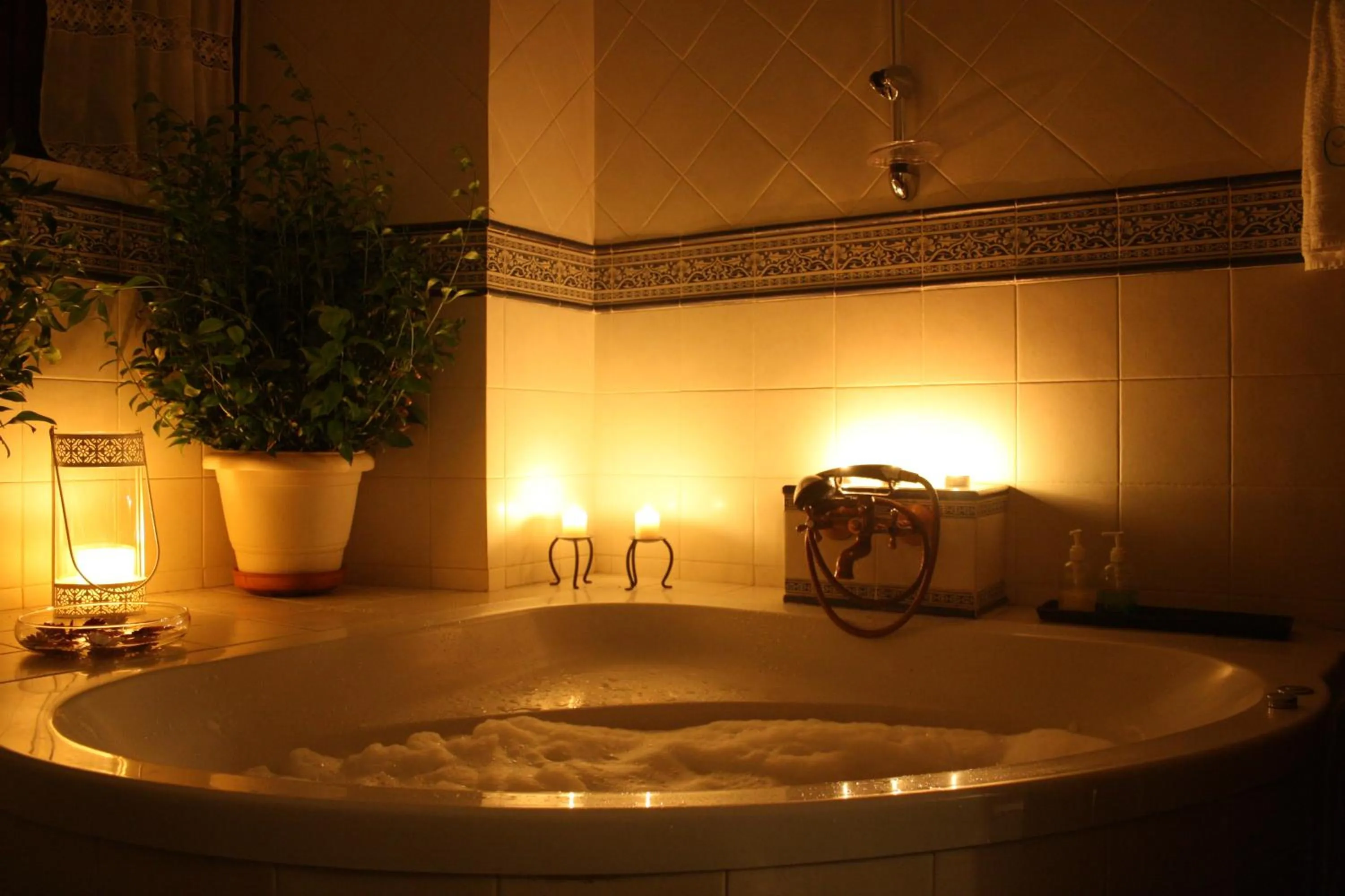 Hot Tub in Casa Rural El Aguila