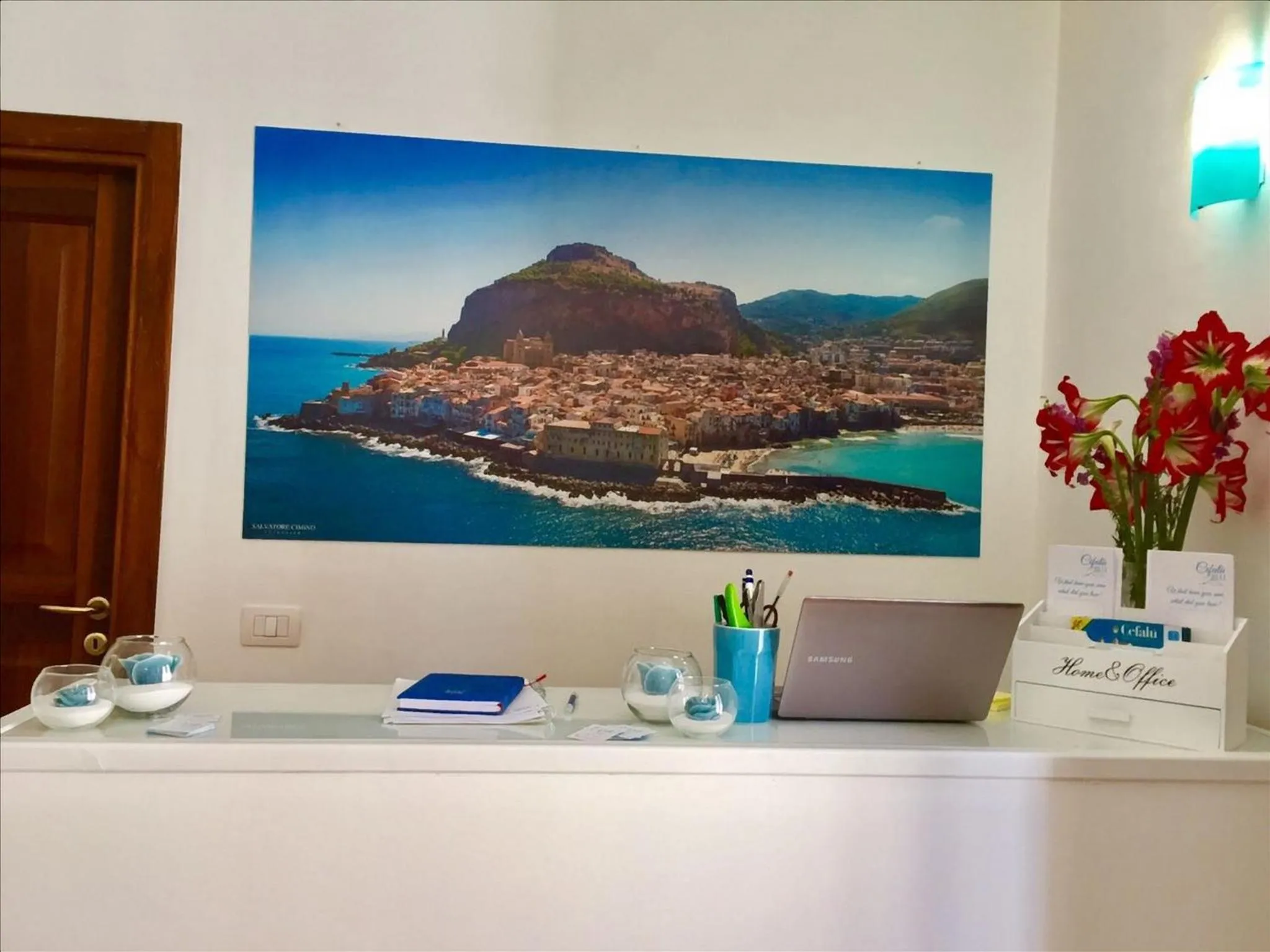 Decorative detail in Cefalu in Blu