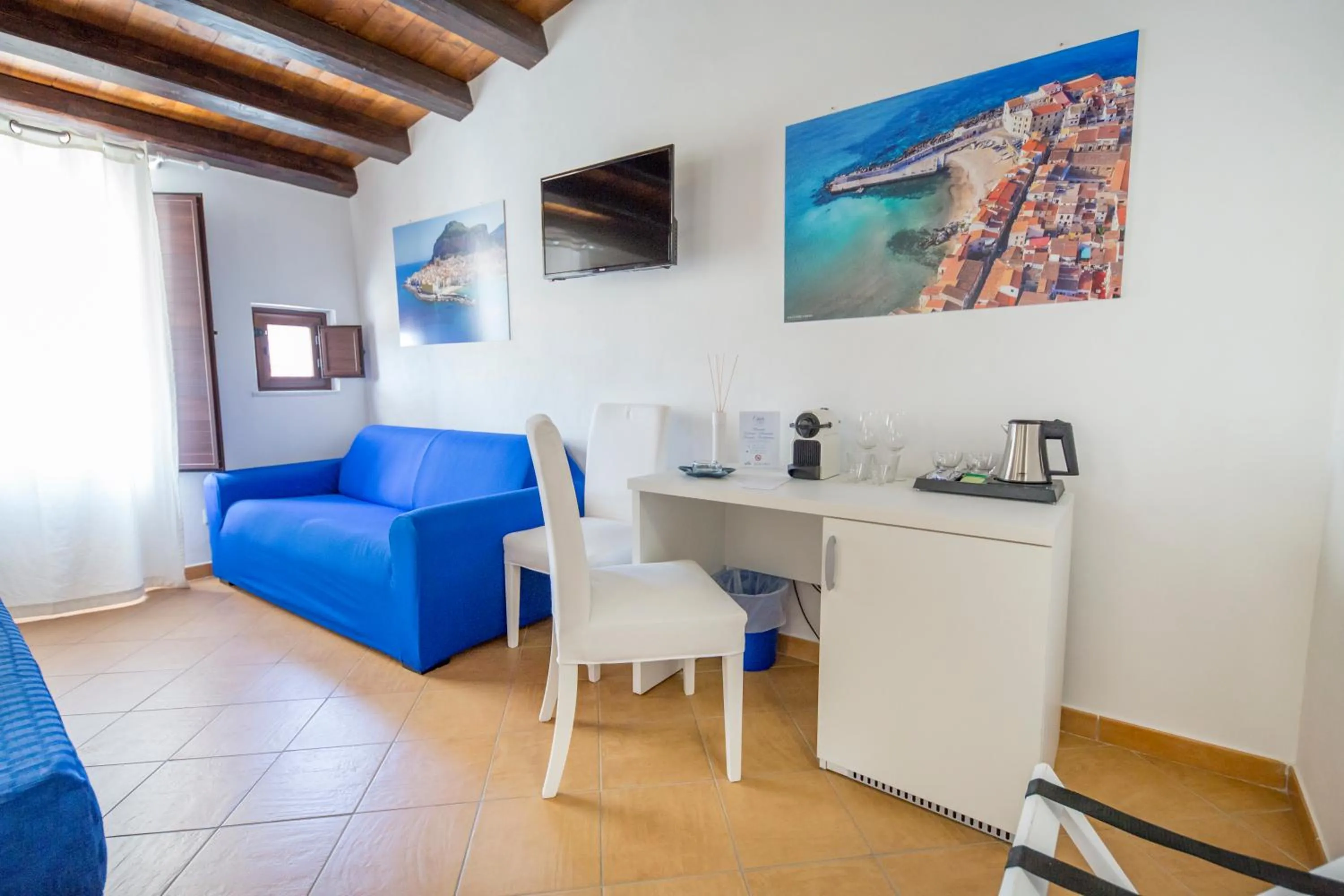 Bedroom in Cefalu in Blu