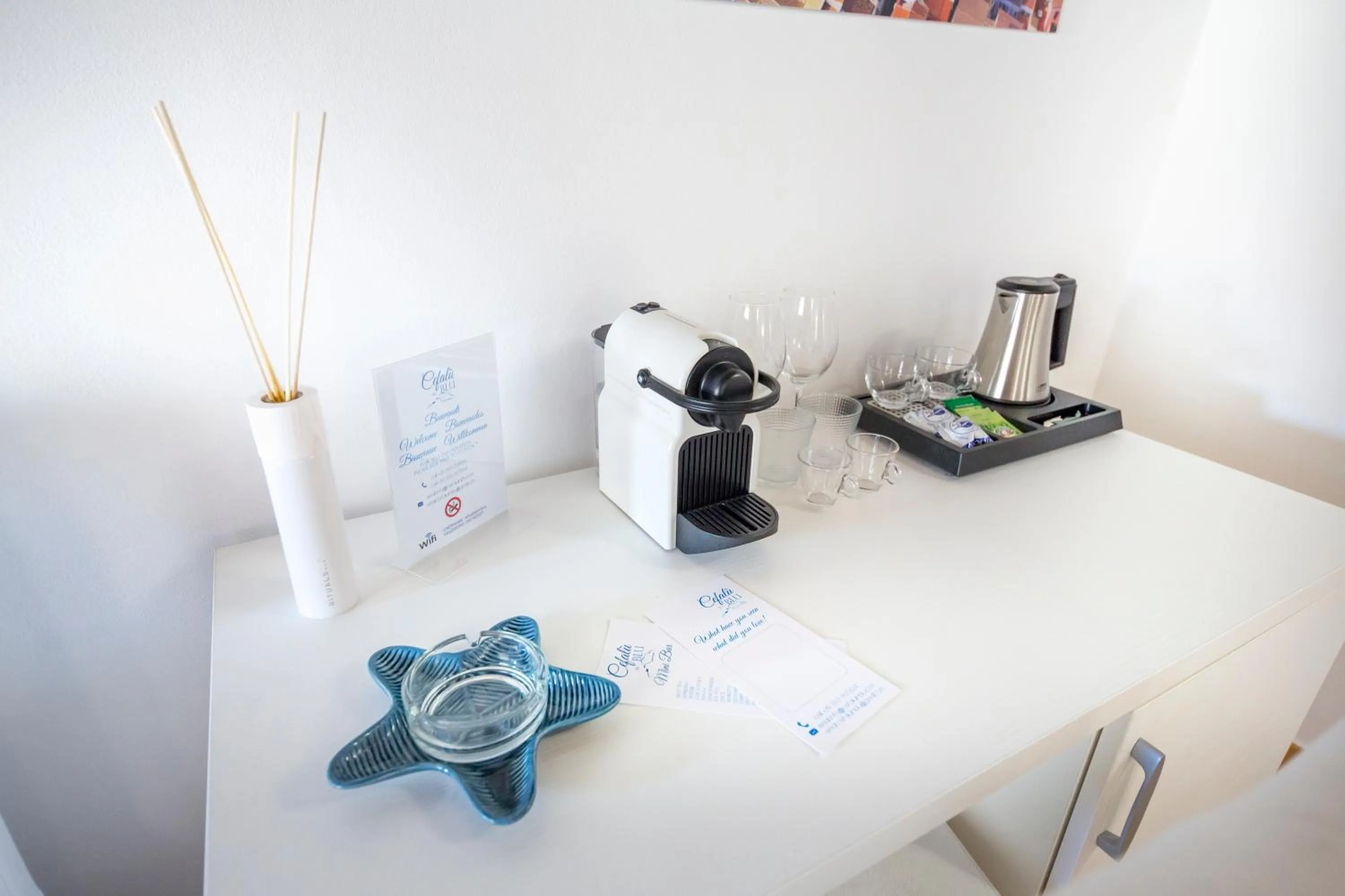 Coffee/tea facilities in Cefalu in Blu