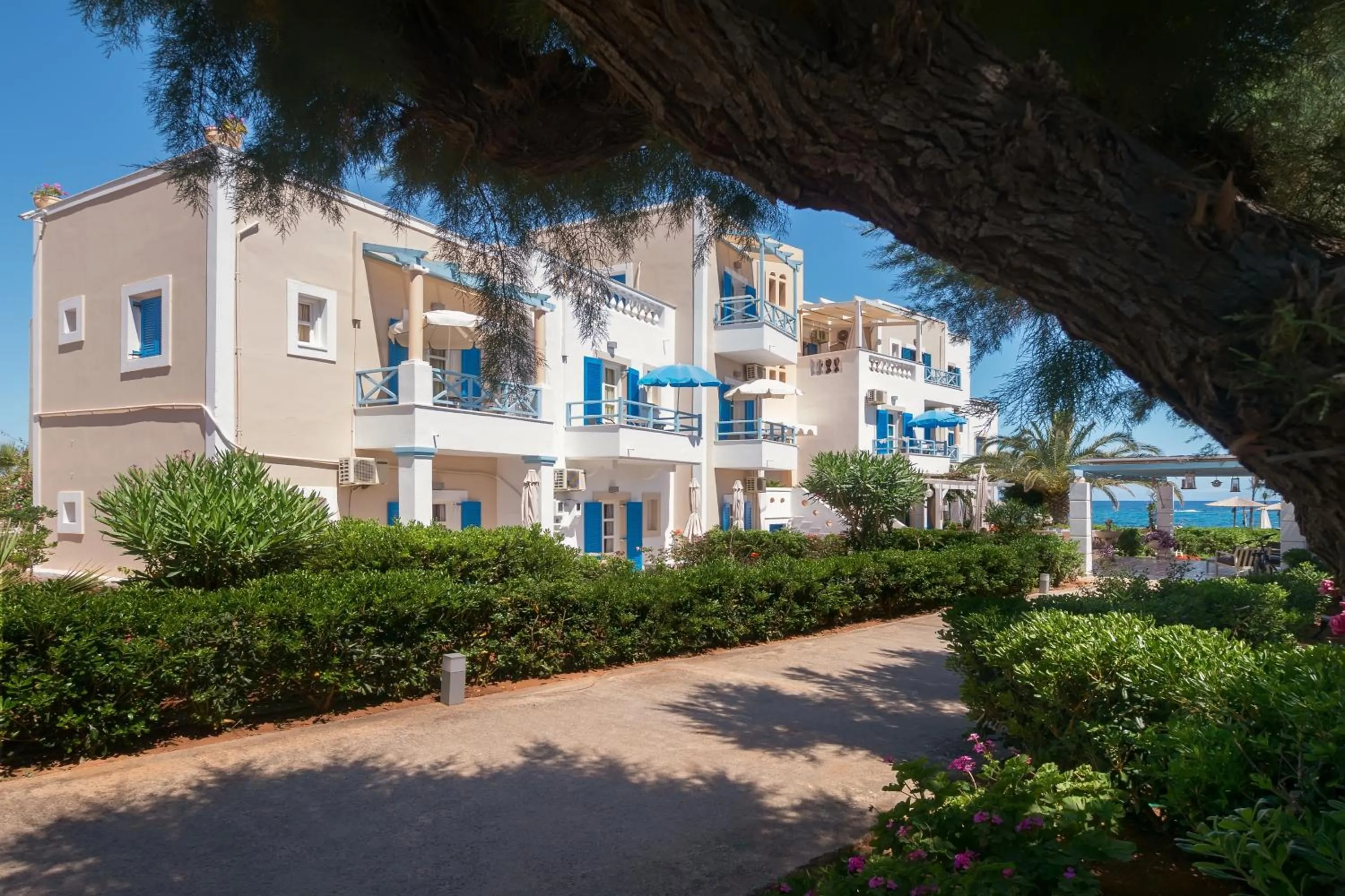 Facade/entrance in Pyrgos Beach Hotel Apartments
