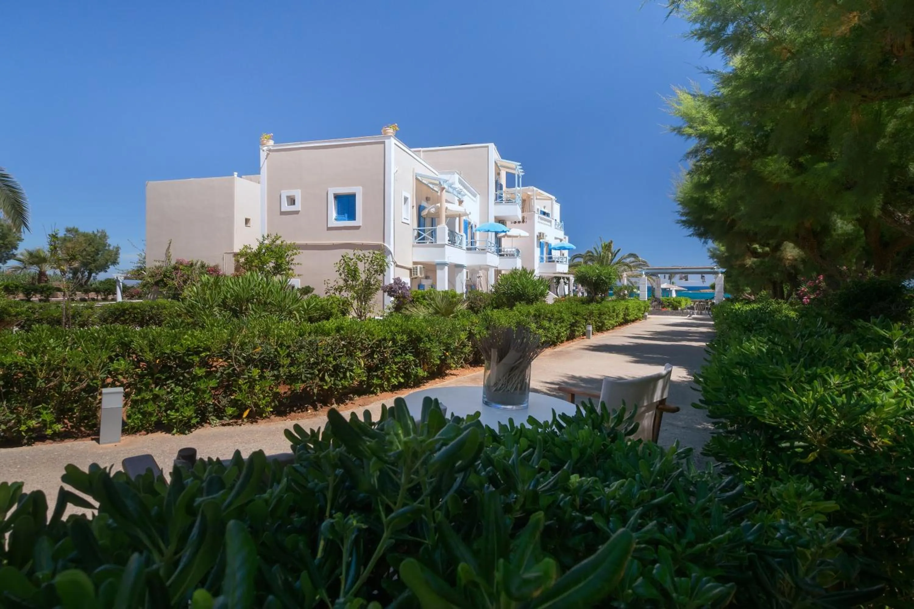 Facade/entrance in Pyrgos Beach Hotel Apartments