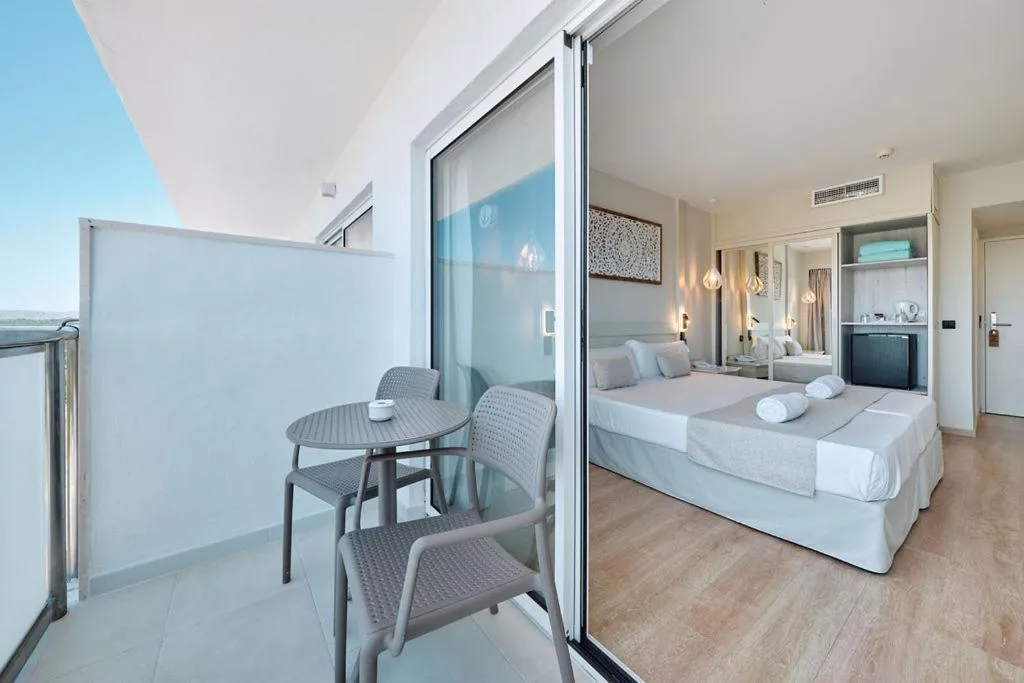 Photo of the whole room, Bed in Hotel Ankaa - Adults Only