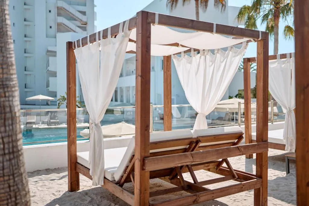 Swimming pool in Hotel Ankaa - Adults Only