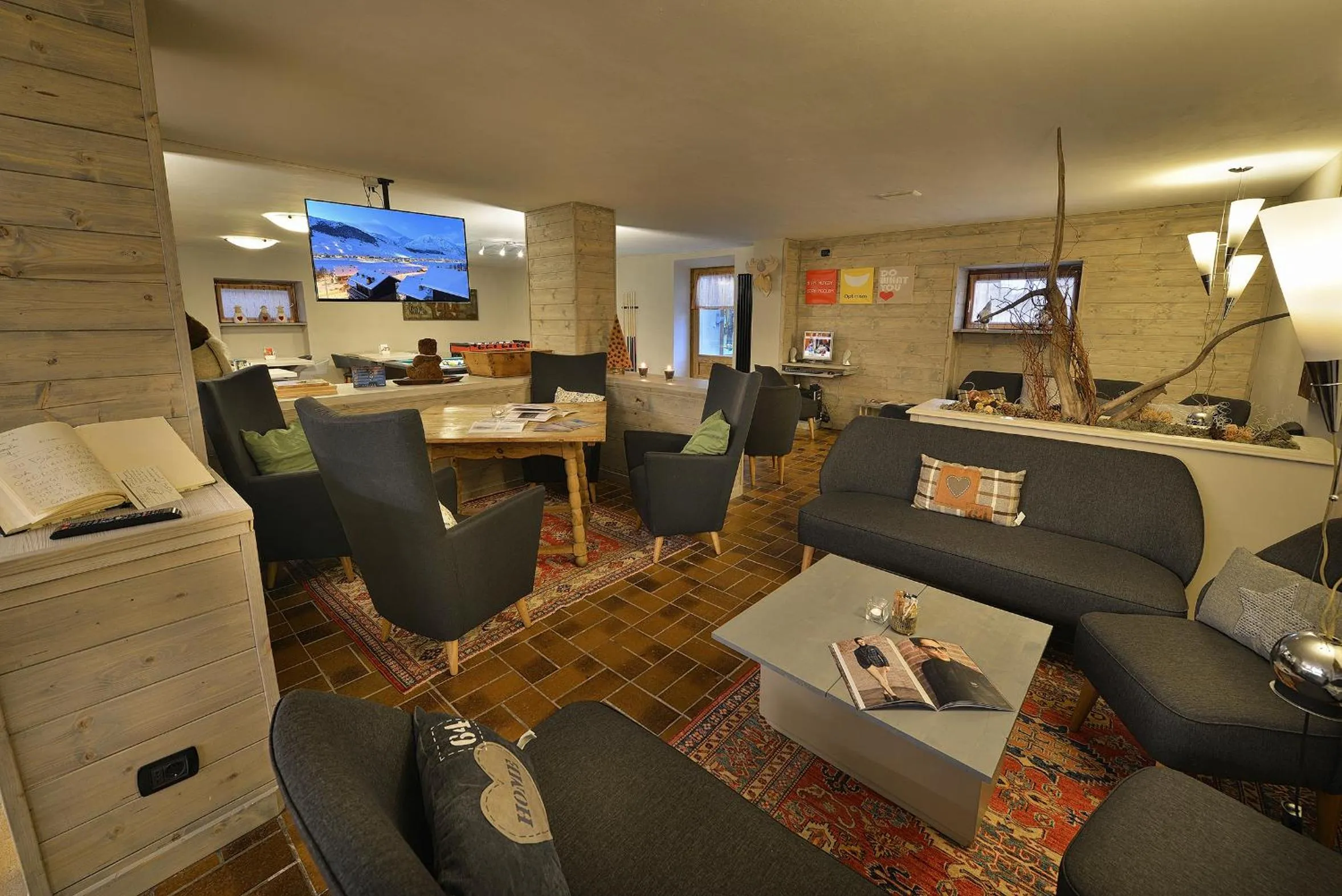 Communal lounge/ TV room in Hotel Margherita