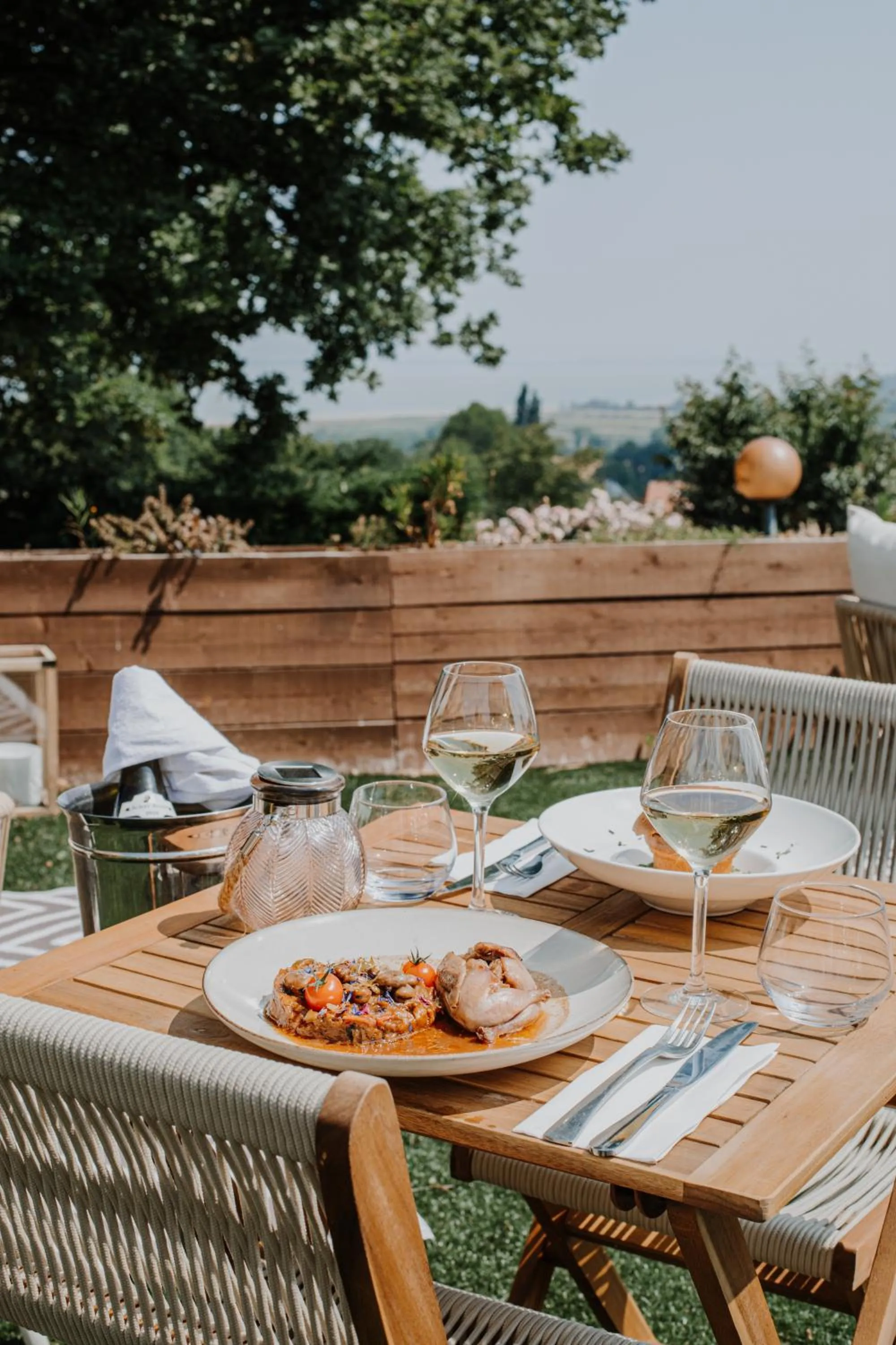 Restaurant/places to eat in Hôtel Le Romantica