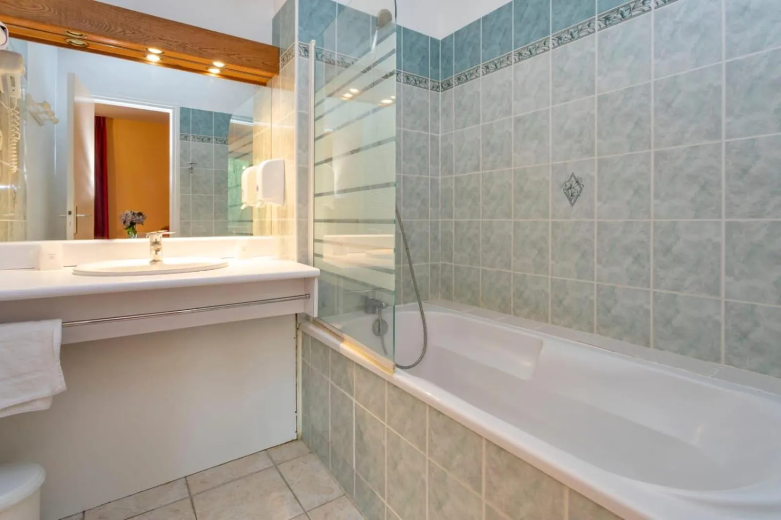 Bathroom in Hôtel Le Romantica