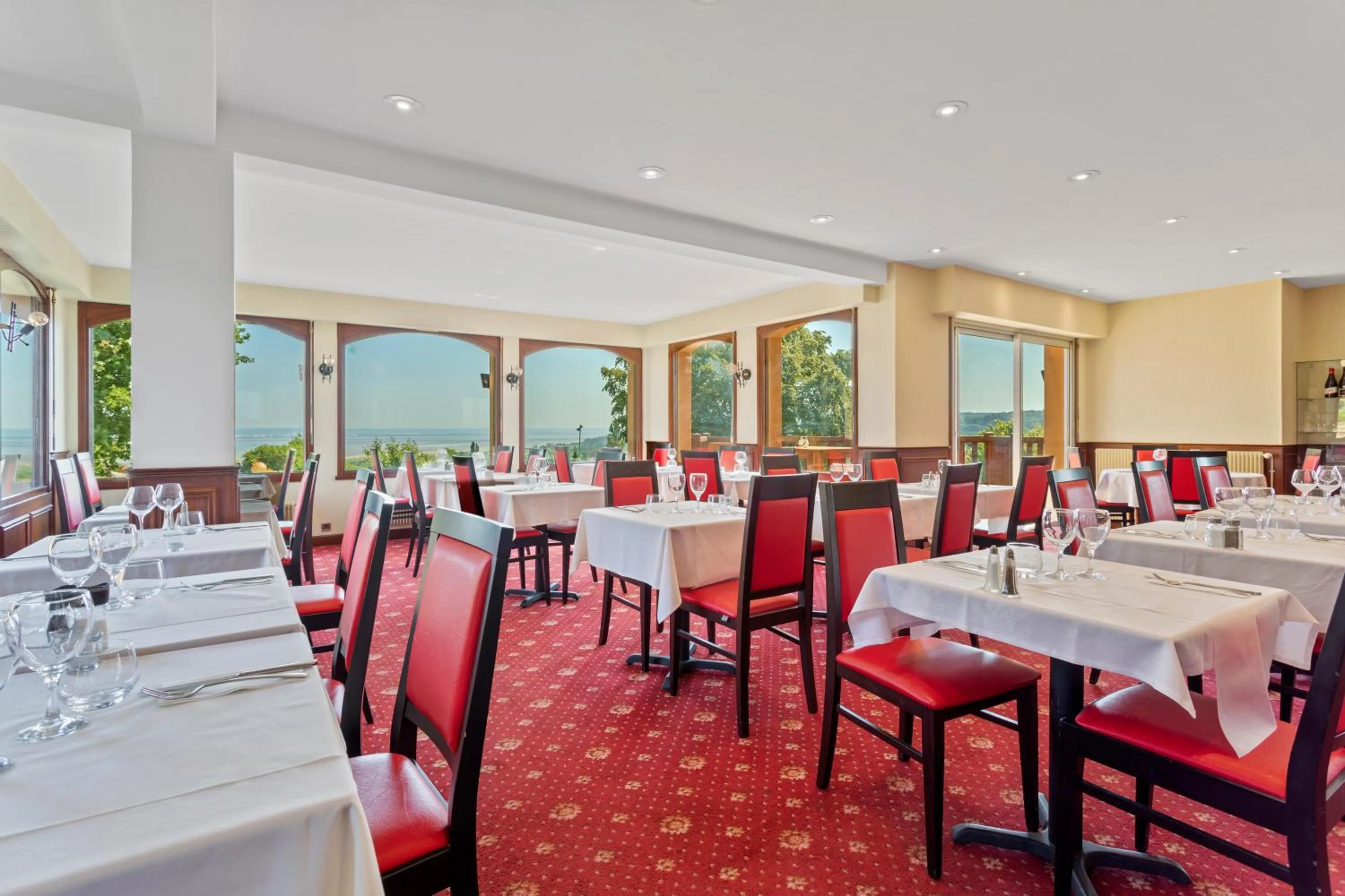 Restaurant/places to eat in Hôtel Le Romantica